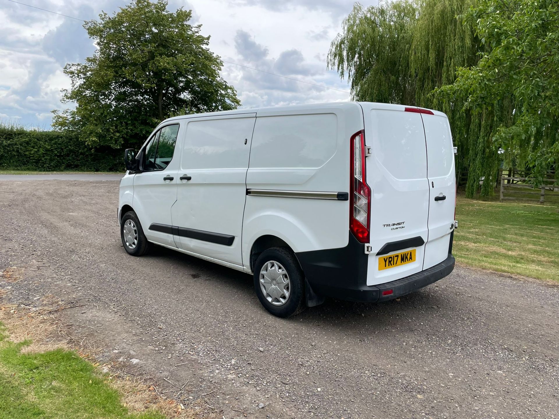 2017 FORD TRANSIT CUSTOM 270 WHITE PANEL VAN *PLUS VAT* - Image 5 of 13