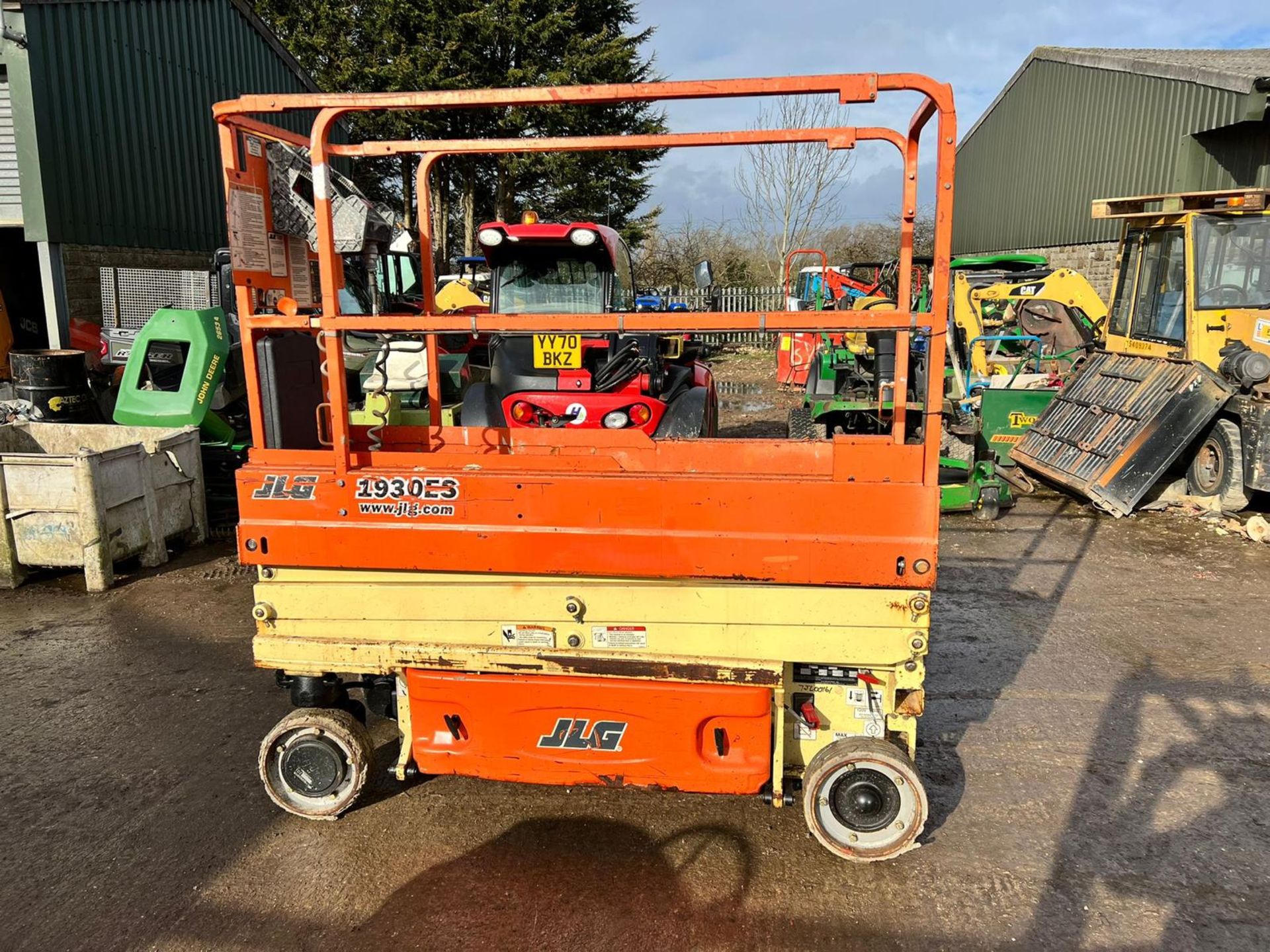 2016 JLG 1930ES ELECTRIC SCISSOR LIFT, DRIVES AND LIFTS, SHOWING A LOW 125 HOURS *PLUS VAT* - Image 5 of 15