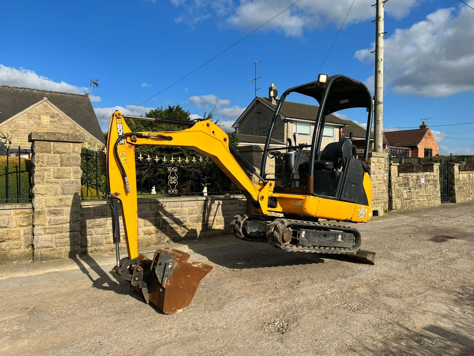 2017 JCB 8016 1.6 Ton Mini Digger, Runs Drives And Digs, X3 Buckets, Good Seat *PLUS VAT* - Image 15 of 19