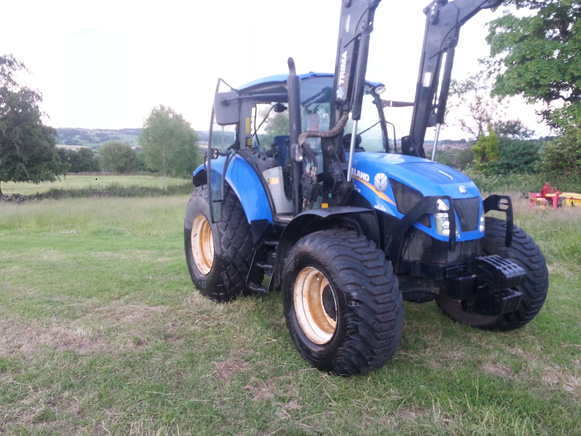 NEW HOLLAND T5.105 TRACTOR, 63 PLATE, 4WD, 6460 HOURS WARRANTED *PLUS VAT* - Image 3 of 11
