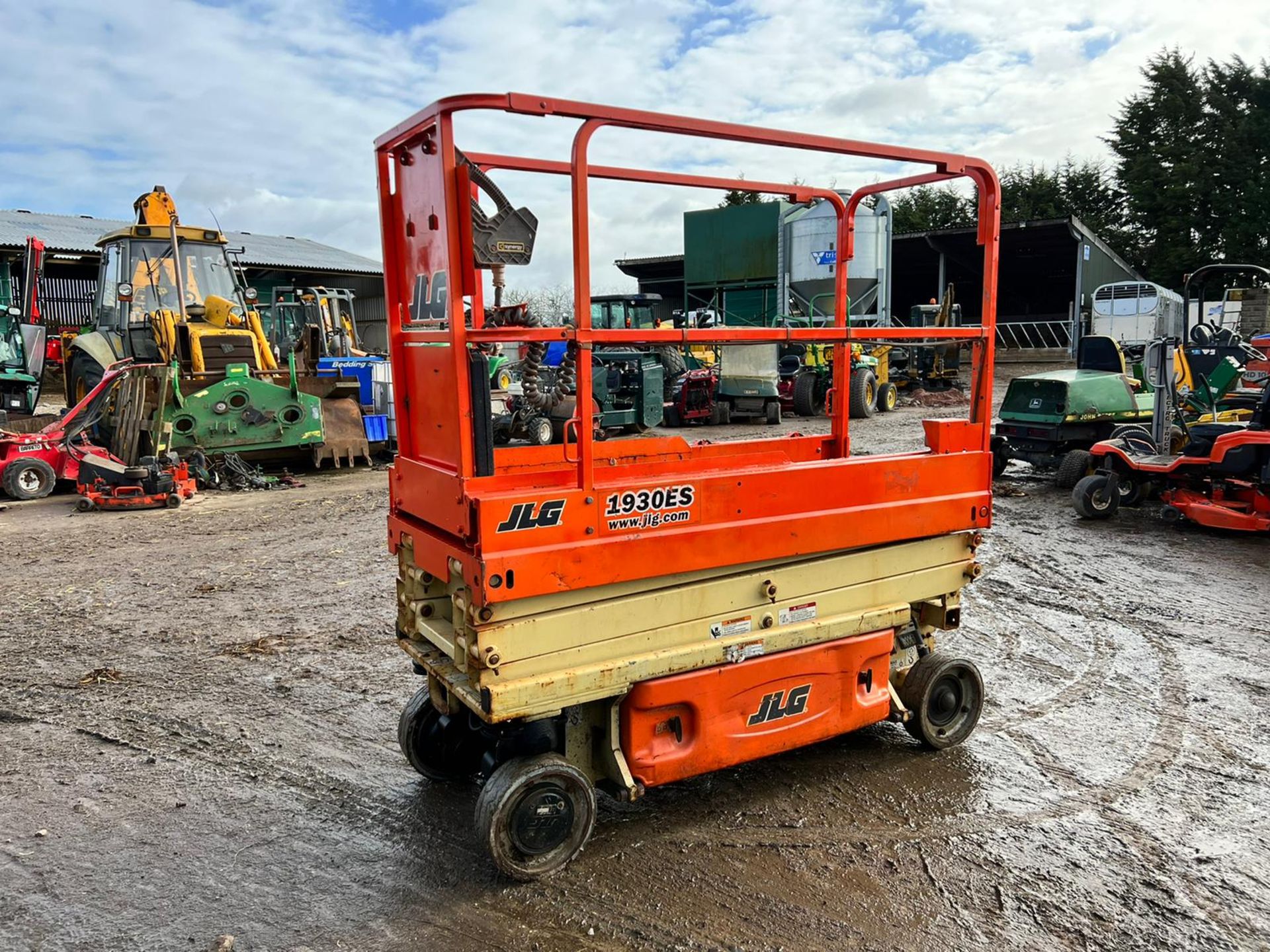 2016 JLG 1930ES ELECTRIC SCISSOR LIFT, DRIVES AND LIFTS, SHOWING A LOW 203 HOURS *PLUS VAT* - Image 5 of 17