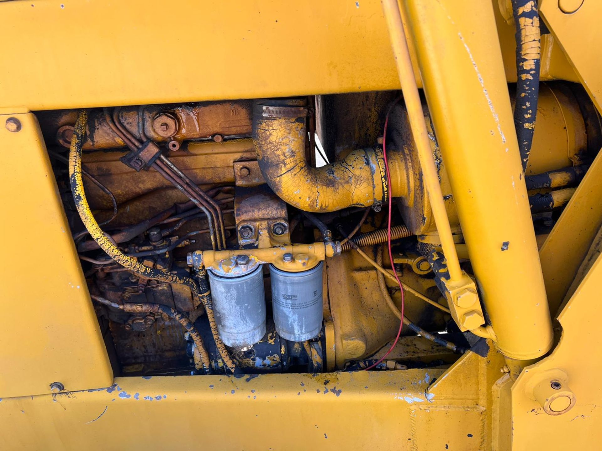 INTERNATIONAL 3434 FRONT LOADER TRACTOR WITH COMPRESSOR ON THE REAR *PLUS VAT* - Image 11 of 11