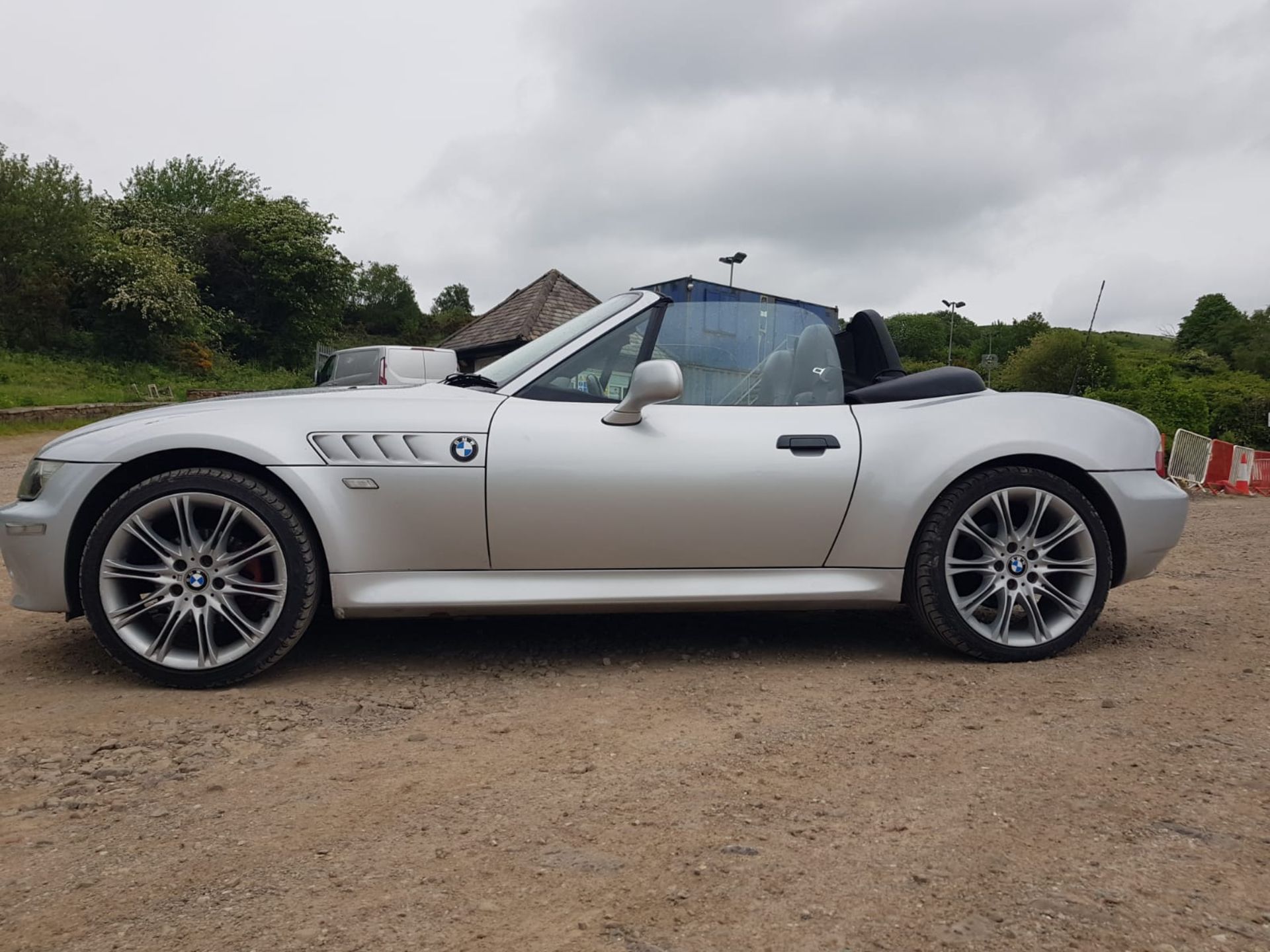 2001/51 BMW Z3 SILVER CONVERTIBLE, 2 KEYS, NEW WINDSCREEN, WIPERS, BUMPER INDICATOR LENSES *NO VAT* - Image 2 of 68