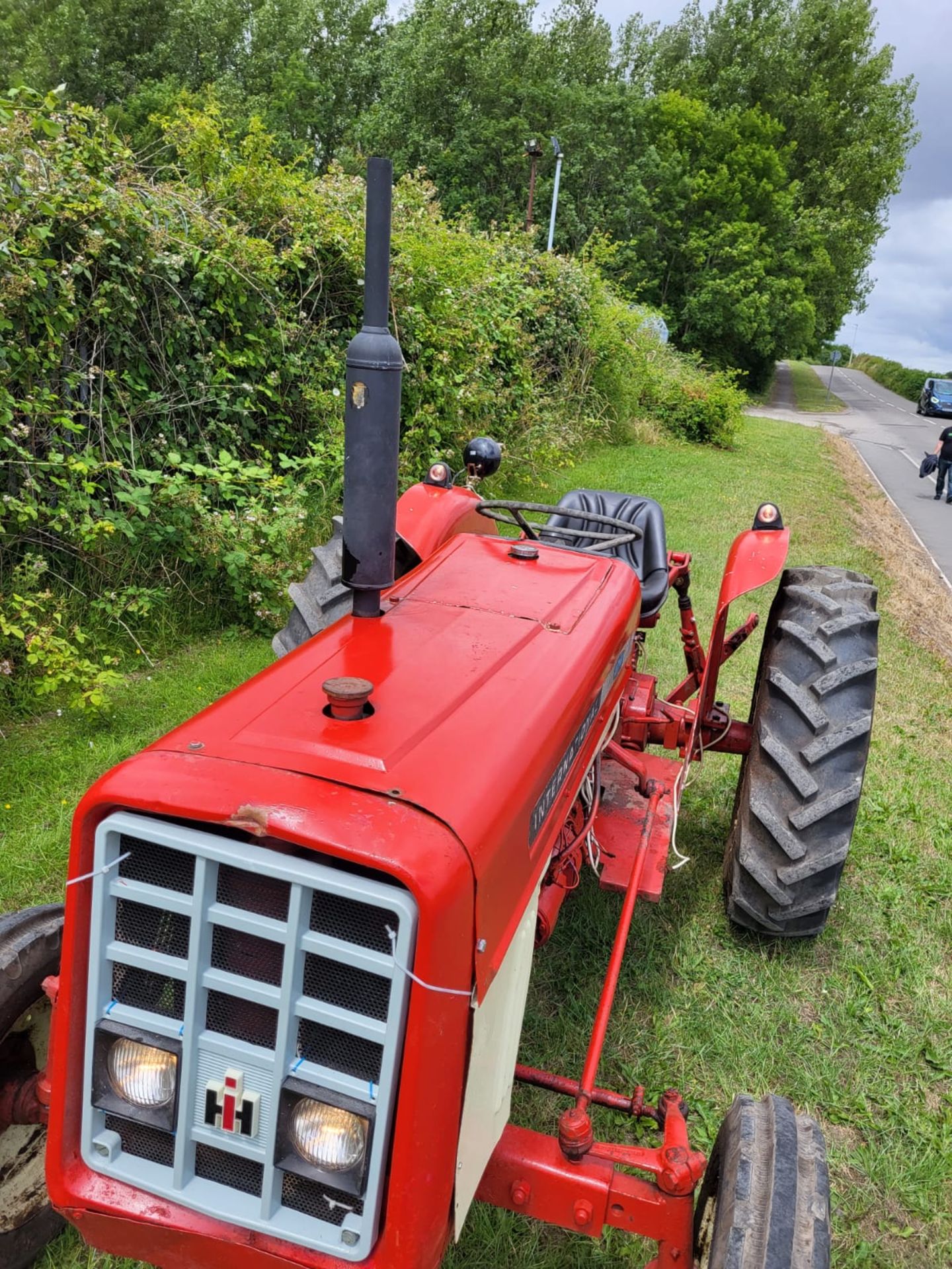 International 374 Tractor *NO VAT* - Image 7 of 8