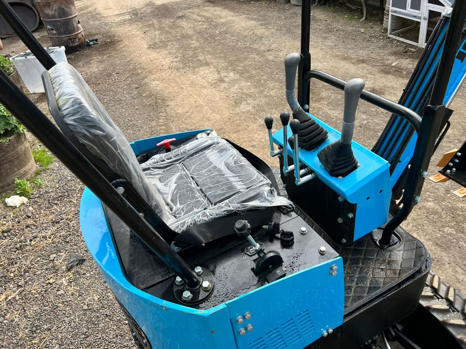 New And Unused JPC HT12 1 Ton Mini Digger, Runs Drives And Digs *PLUS VAT* - Image 11 of 12