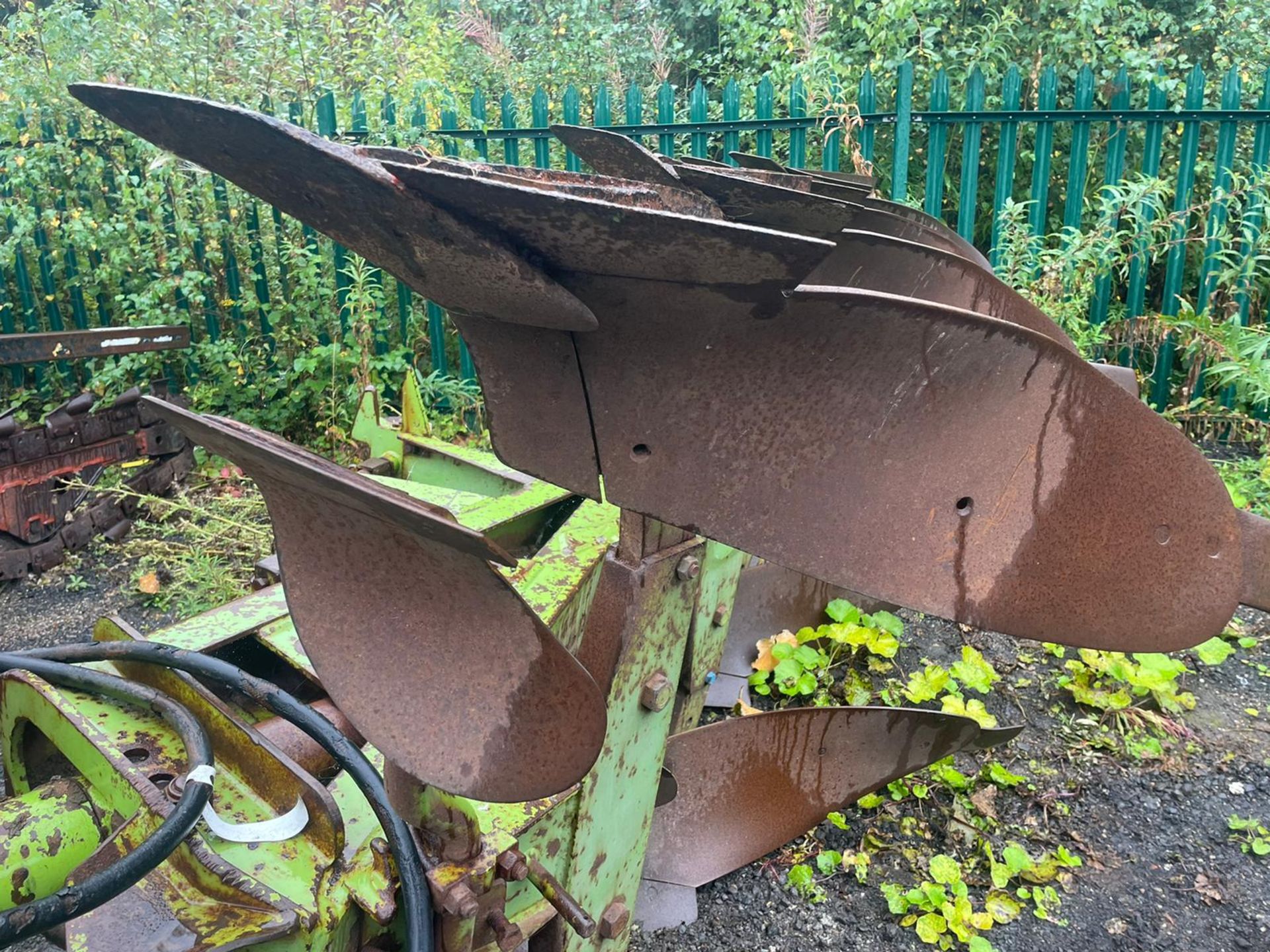 DOWDESWELL DP7C 4 FURROW REVERSIBLE PLOUGH, GOOD FURROWS, SUITABLE FOR 3 POINT LINKAGE *PLUS VAT* - Image 2 of 3