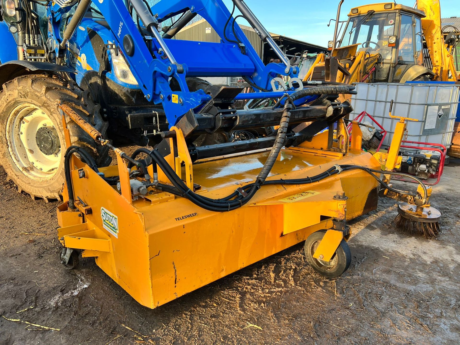 SUTON TELESWEEP SWEEPER BUCKET, SUITABLE FOR JCB QUICK HITCH *PLUS VAT*