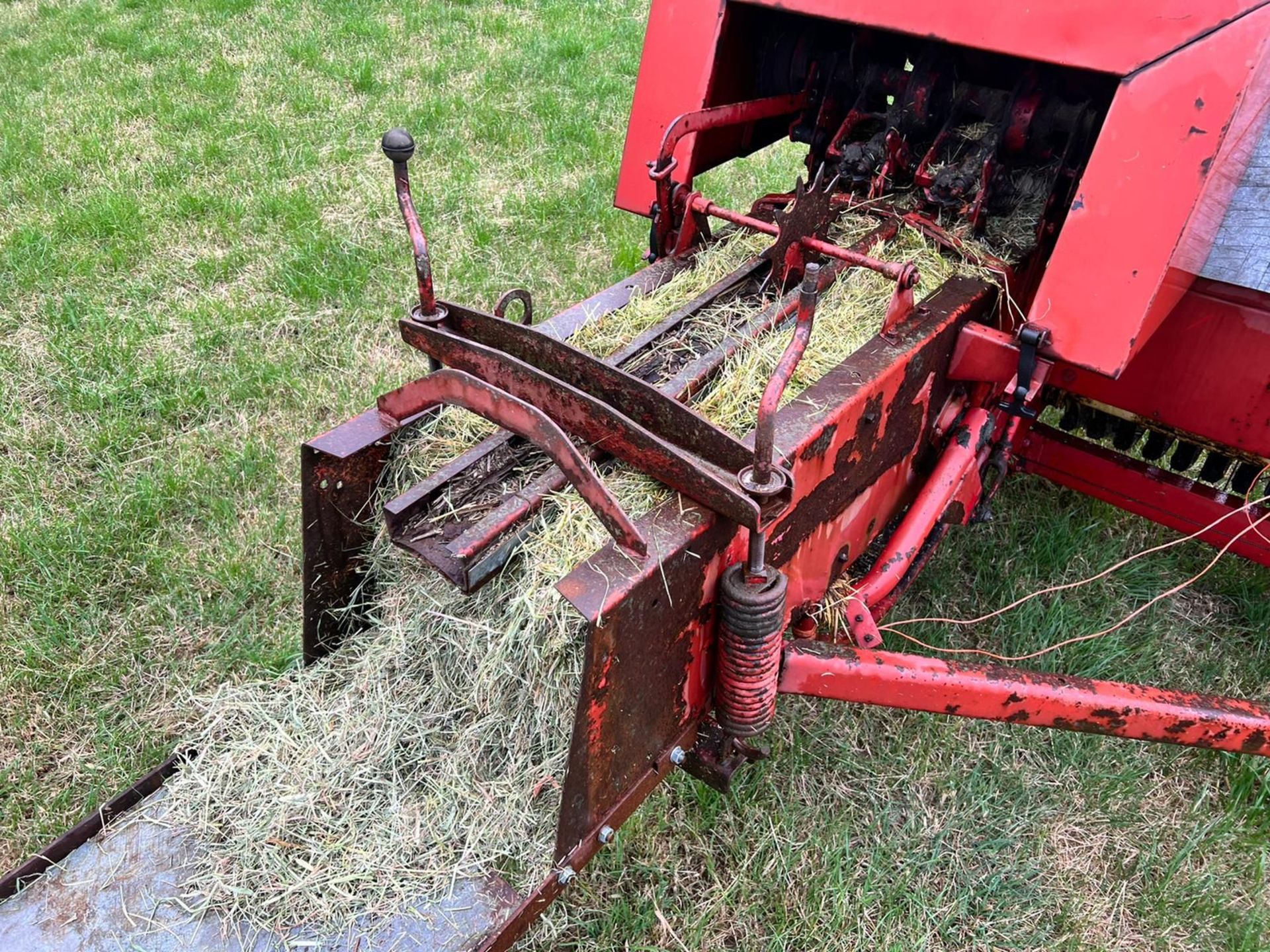 NEW HOLLAND SUPER HAYLINER 276 SQUARE BALER *PLUS VAT* - Image 8 of 14