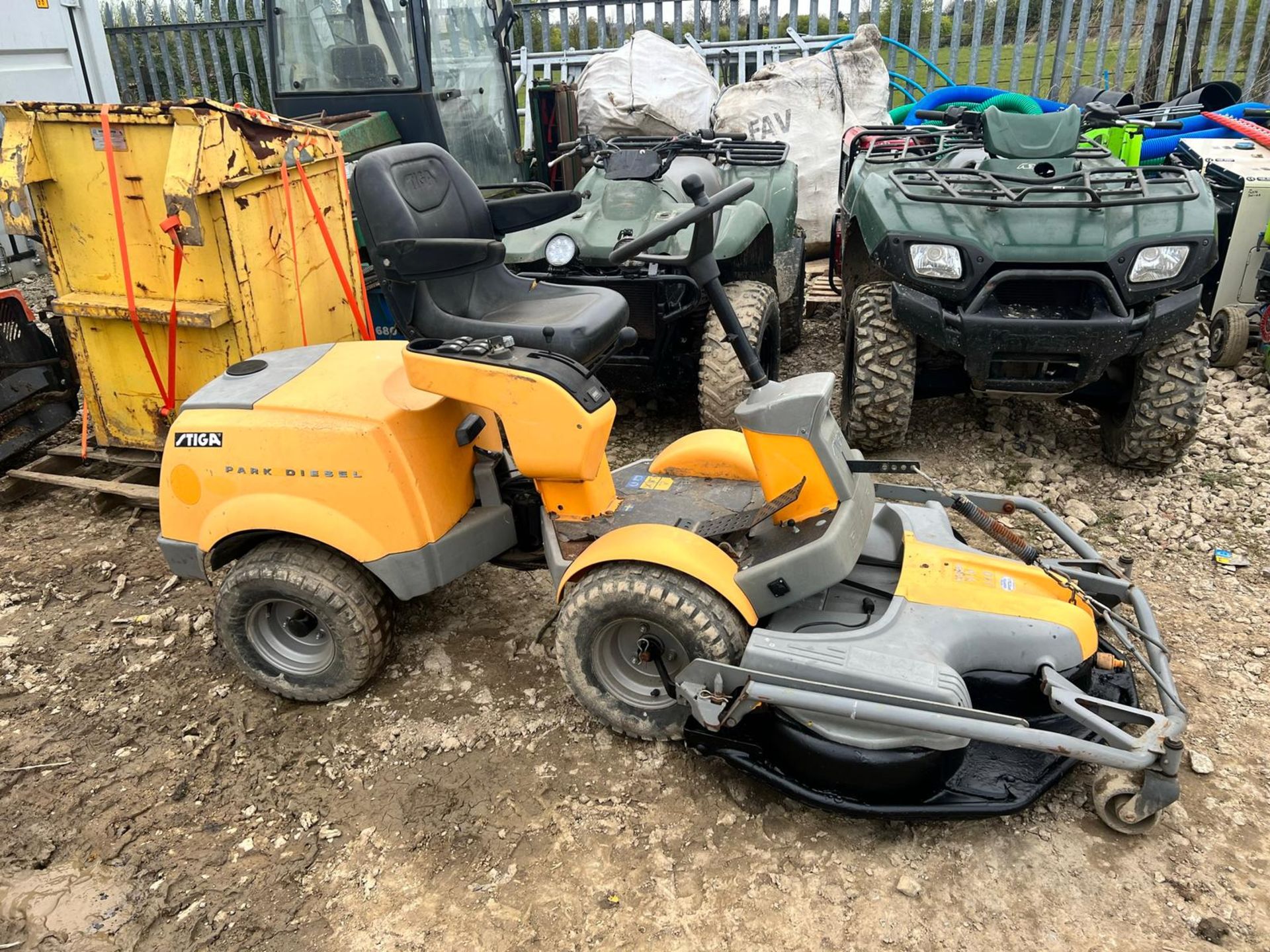 STIGA PARK DIESEL RIDE-ON MOWER WITH STIGA COMBI PRO 110 DECK, UNTESTED *PLUS VAT* - Image 3 of 7