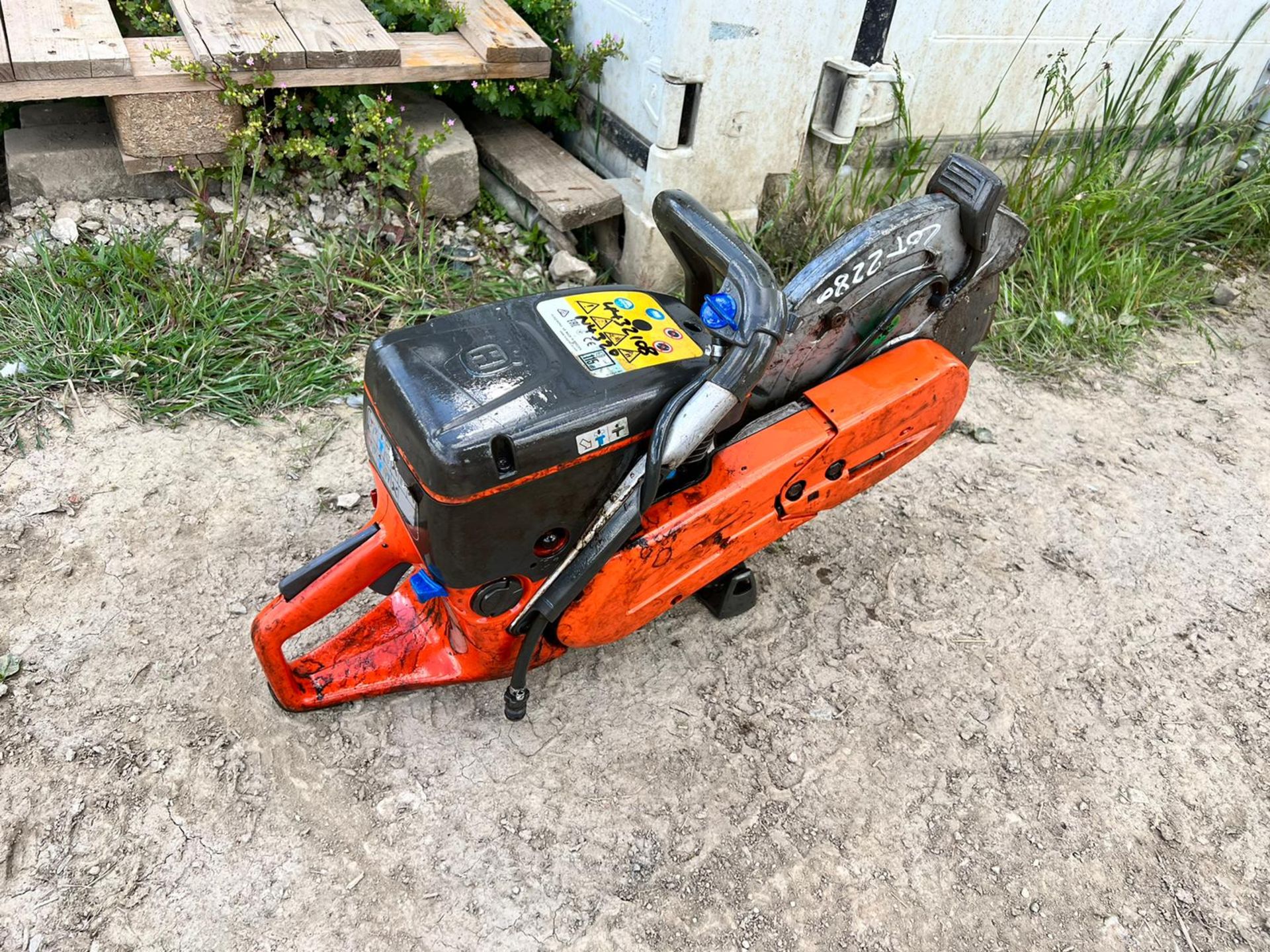 2017 HUSQVARNA K760 PETROL DISC CUTTER, RUNS AND WORKS, C/W 12" BLADE *PLUS VAT*