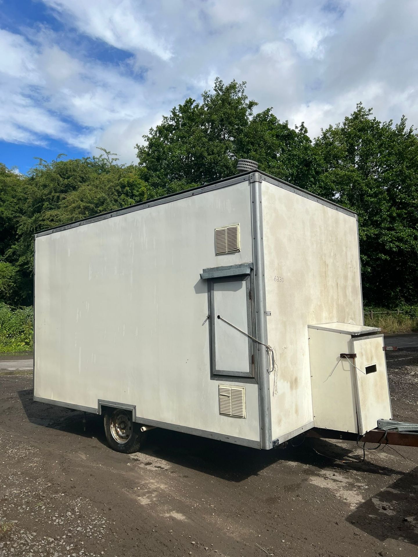 BOX TRAILER/SITE TRAILER KITCHEN/TOILET *PLUS VAT* - Image 4 of 6