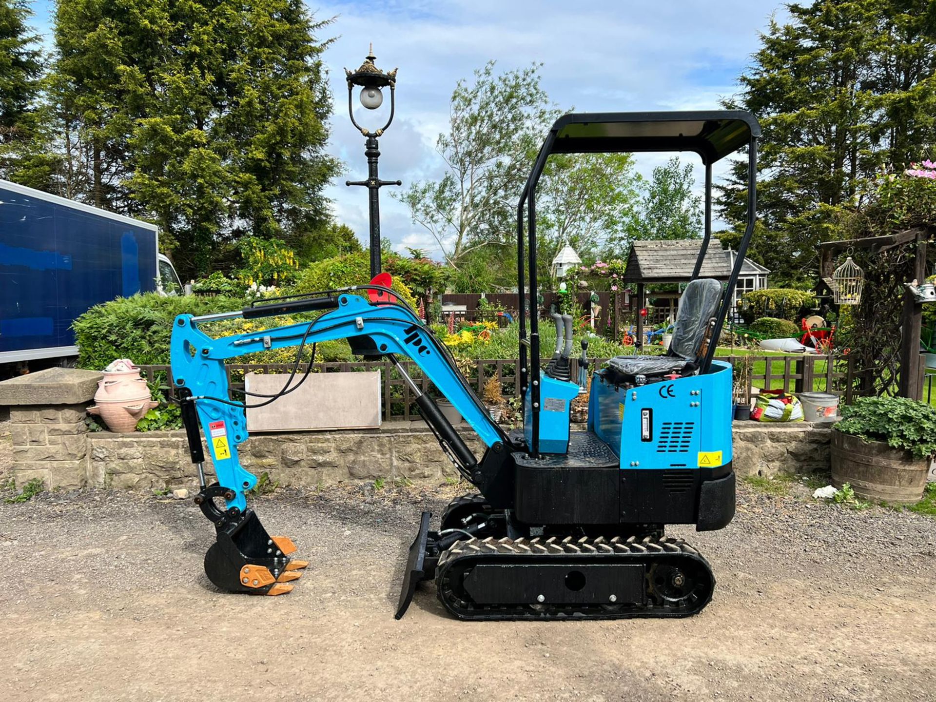 New And Unused JPC HT12 1 Ton Mini Digger, Runs Drives And Digs *PLUS VAT* - Image 3 of 12