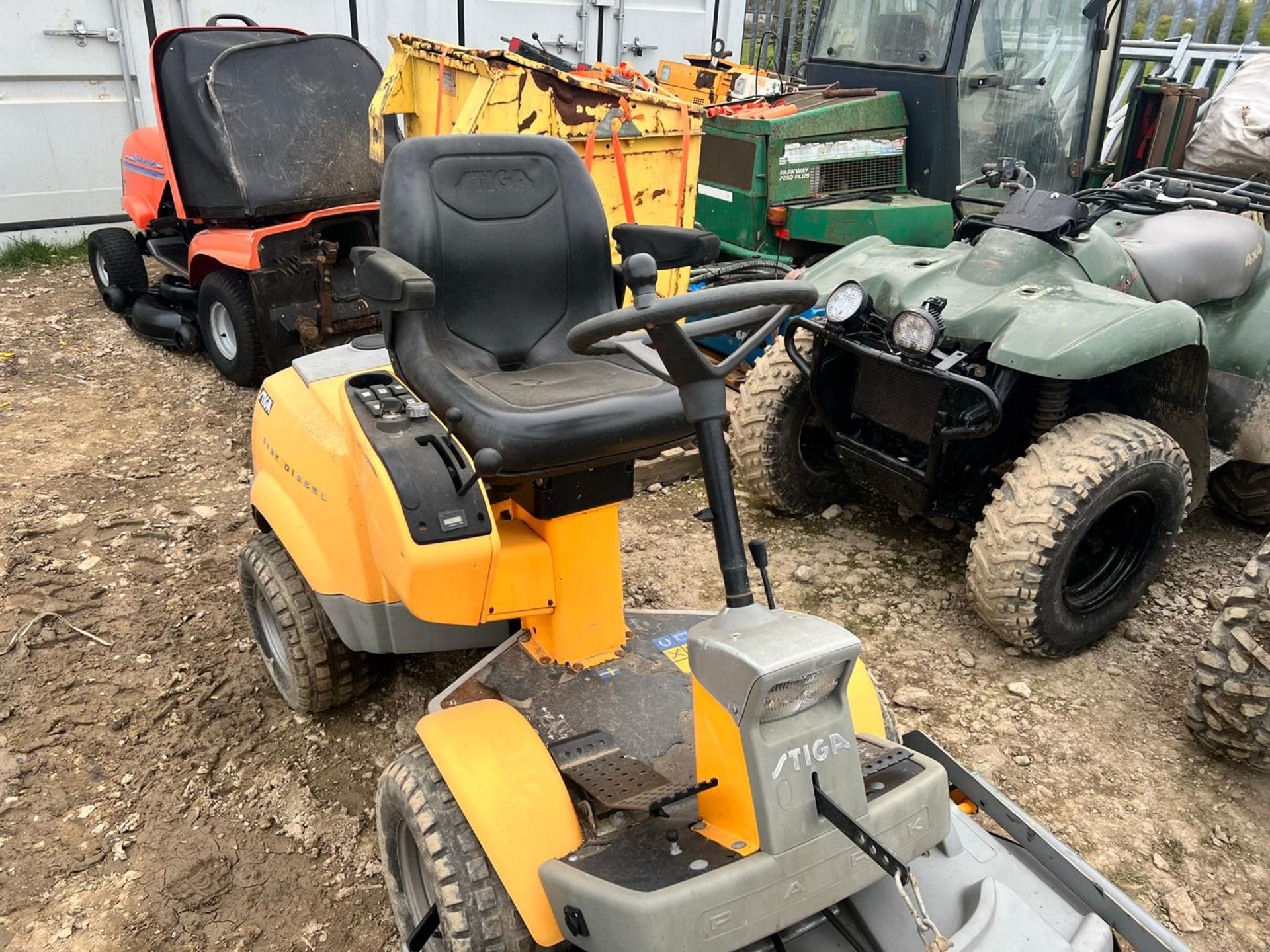 STIGA PARK DIESEL RIDE-ON MOWER WITH STIGA COMBI PRO 110 DECK, UNTESTED *PLUS VAT* - Image 4 of 7