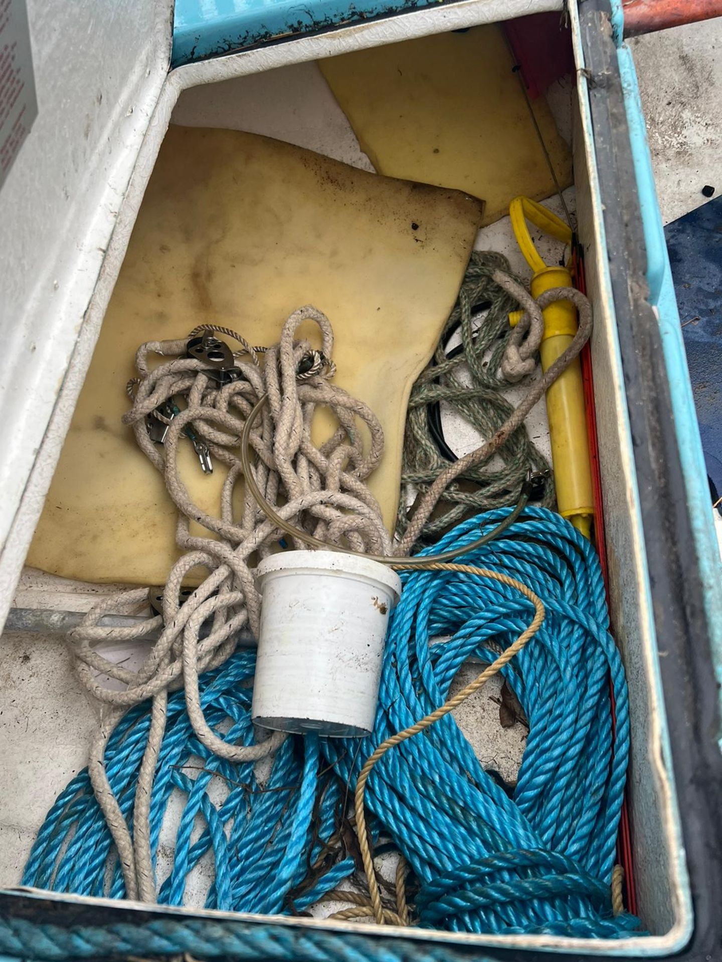 WAYFARER SAIL BOAT IN GOOD CONDITION NEEDS A WASH GENUINE SALE "PLUS VAT" - Image 7 of 8