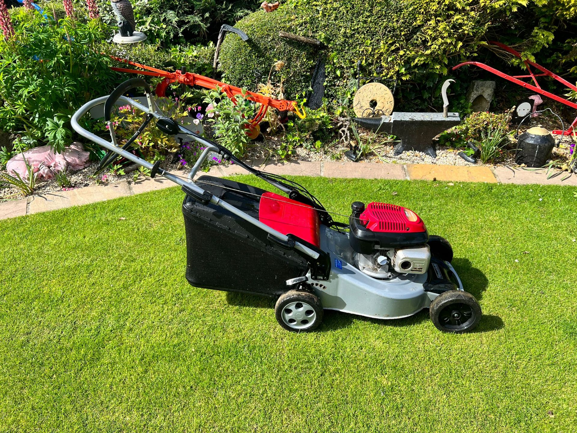 MOUNTFIELD SP465 SELF PROPELLED LAWN MOWER, 46CM CUTTING DECK *PLUS VAT* - Image 2 of 14