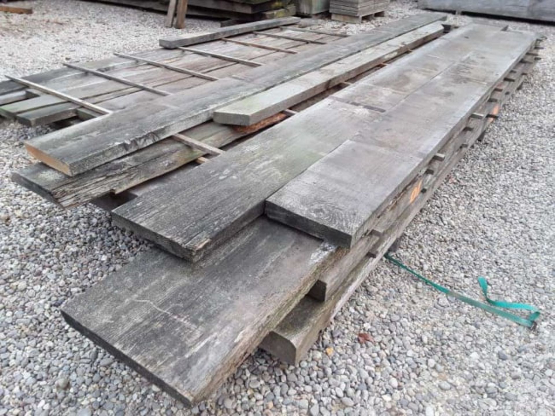 17xSOFTWOOD AIR DRIED SAWN TIMBER DOUGLAS FIR WANEY EDGE/LIVE EDGE/SQUARE EDGE BEAMS/BOARDS *NO VAT* - Image 3 of 4