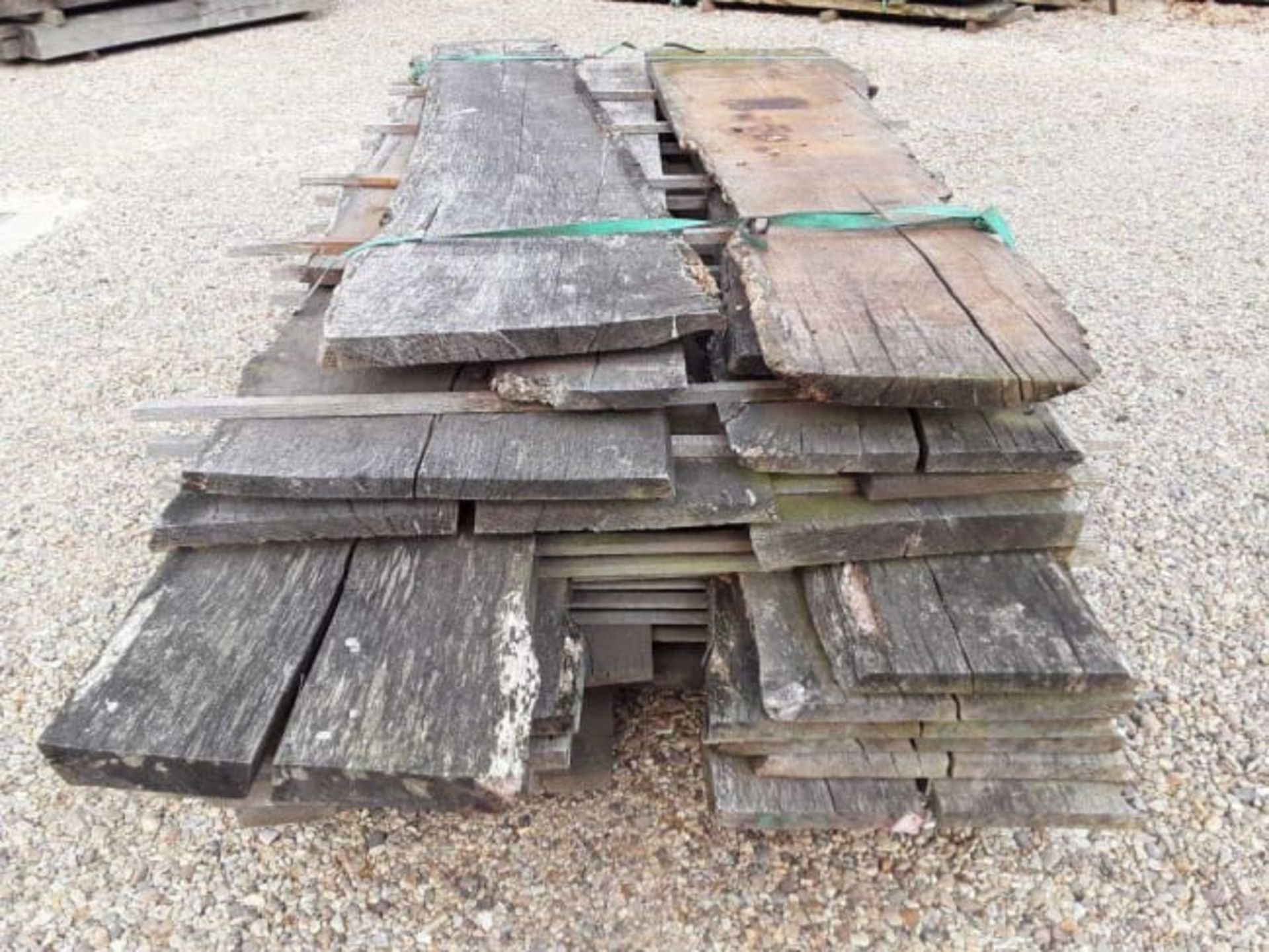 30X HARDWOOD AIR DRIED TIMBER RUSTIC SAWN WANEY EDGE/ LIVE EDGE ENGLISH OAK BOARDS / SLABS *NO VAT* - Image 2 of 4