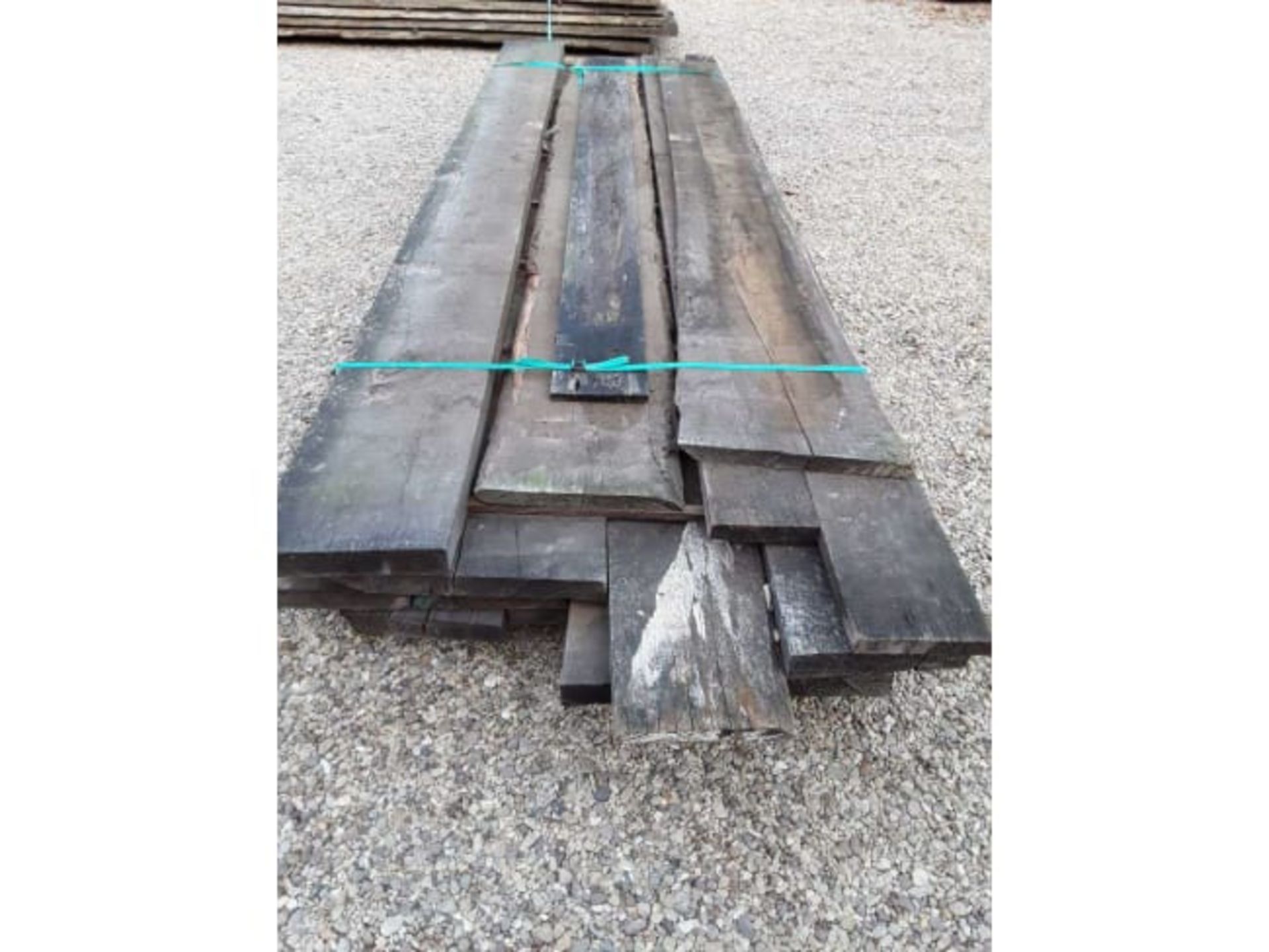 12X HARDWOOD AIR DRIED SAWN ENGLISH OAK WANEY EDGE / LIVE EDGE BOARDS / SLABS *NO VAT* - Image 2 of 3