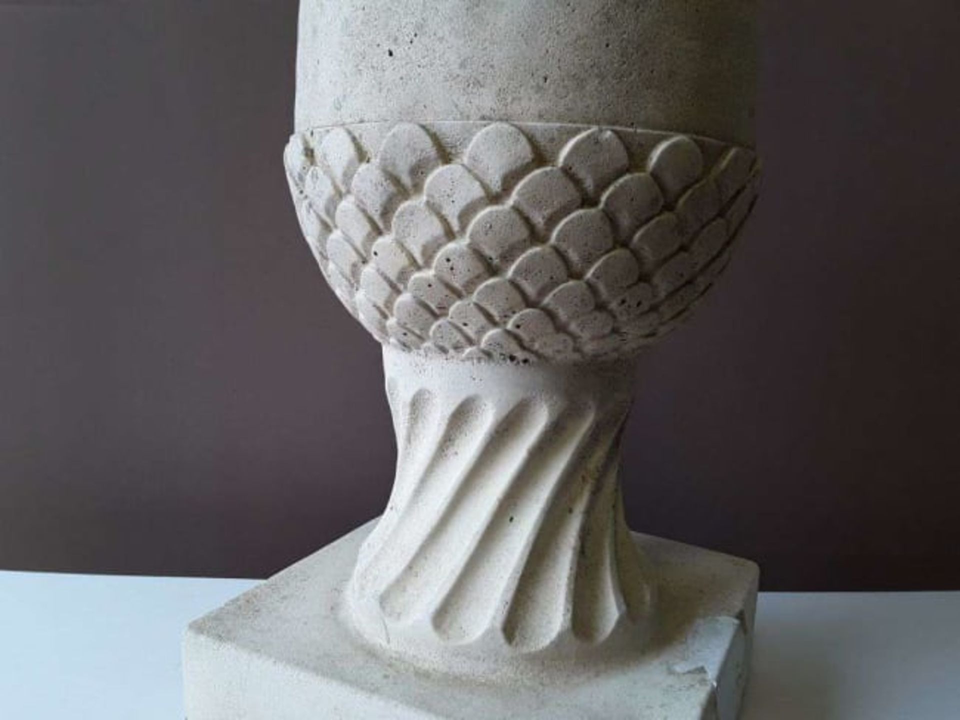 CONCRETE RECONSTRUCTED ACORN 17\" TALL *NO VAT* - Image 2 of 3