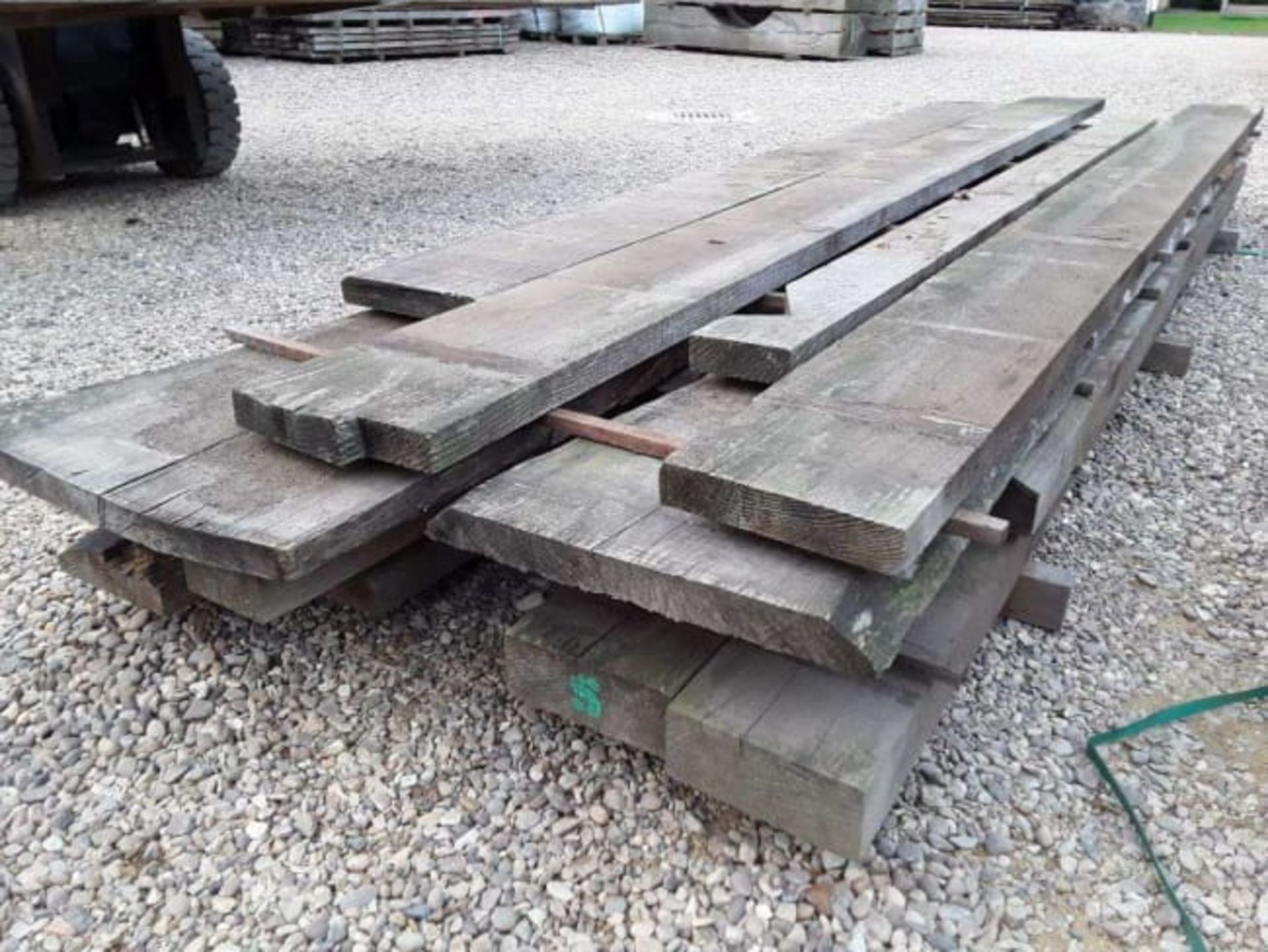 17xSOFTWOOD AIR DRIED SAWN TIMBER DOUGLAS FIR WANEY EDGE/LIVE EDGE/SQUARE EDGE BEAMS/BOARDS *NO VAT* - Image 2 of 4