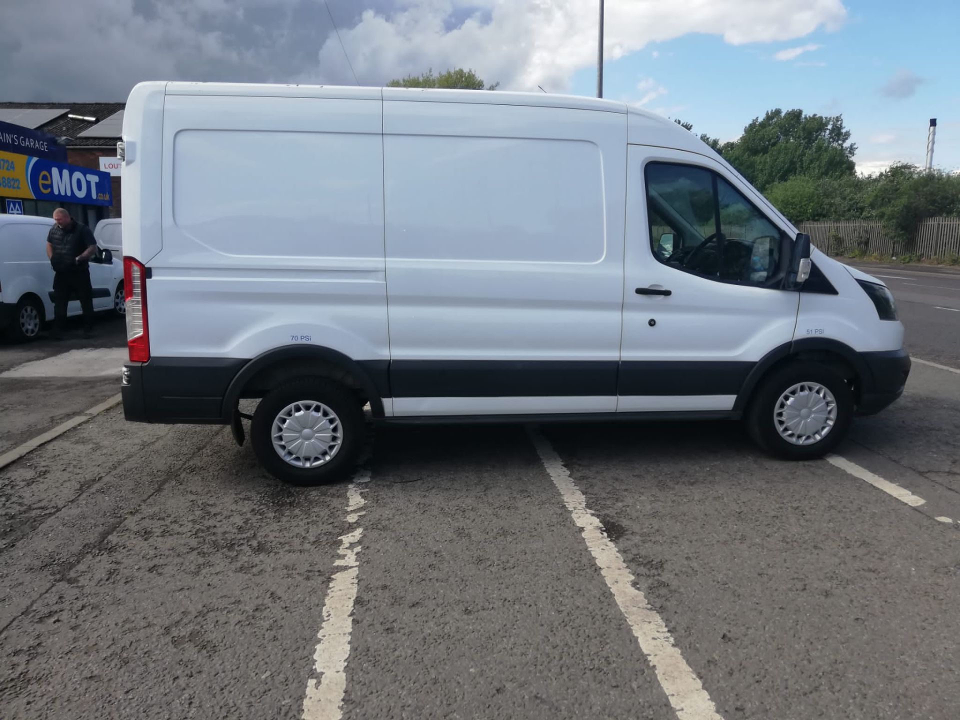 2017 67 FORD TRANSIT 350 WHITE VAN 110k miles with part history,170bhp,Fwd *PLUS VAT* - Image 4 of 10