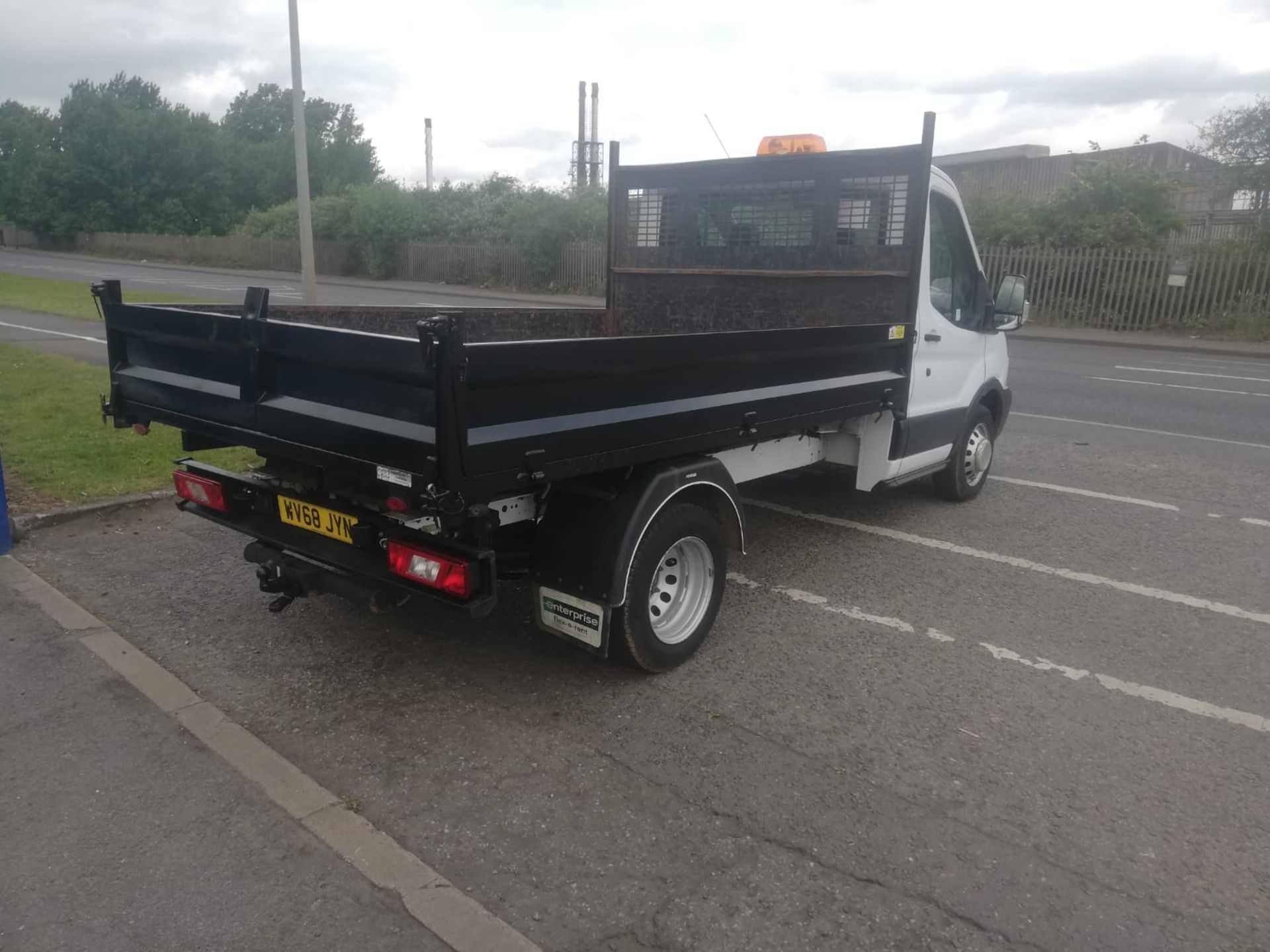 2018/68 FORD TRANSIT 350 WHITE TIPPER, EURO 6, STEEL TIPPING BODY, 2 KEYS *PLUS VAT* - Image 7 of 11