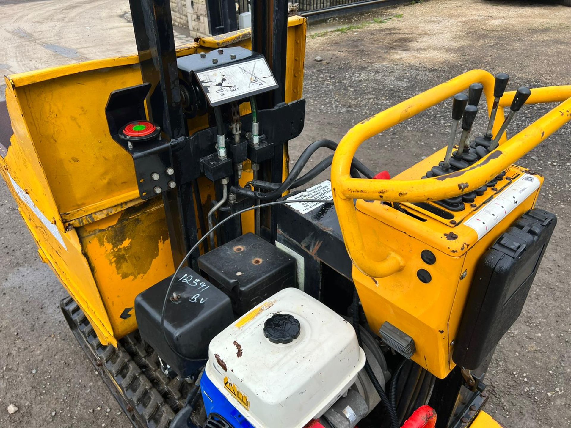 JCB Walk Behind Tracked Dumper, 2 SPEED TRACKING, ELECTRIC OR PULL START *PLUS VAT* - Image 11 of 18