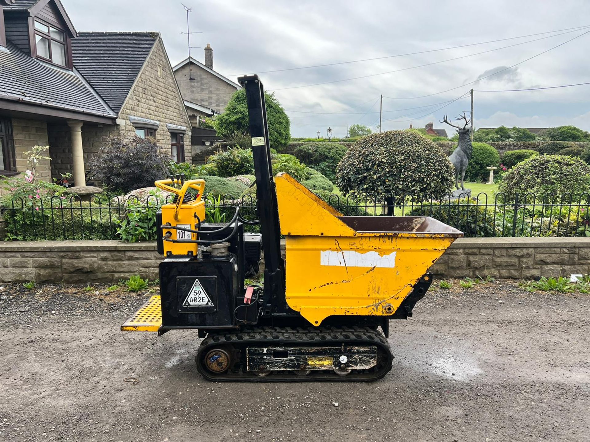 JCB Walk Behind Tracked Dumper, 2 SPEED TRACKING, ELECTRIC OR PULL START *PLUS VAT* - Image 7 of 18