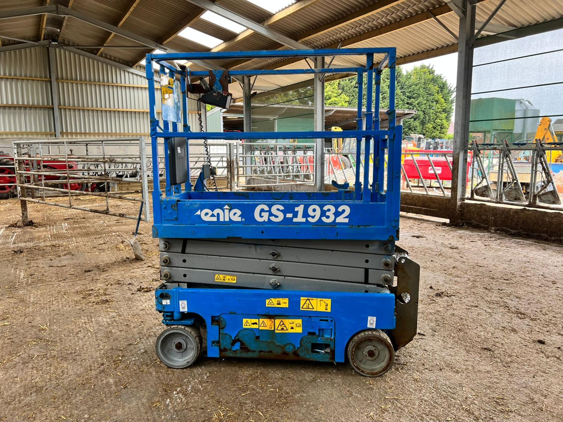 2014 Genie GS-1932 Electric Scissor Lift, Drives And Lifts "PLUS VAT" - Image 4 of 16