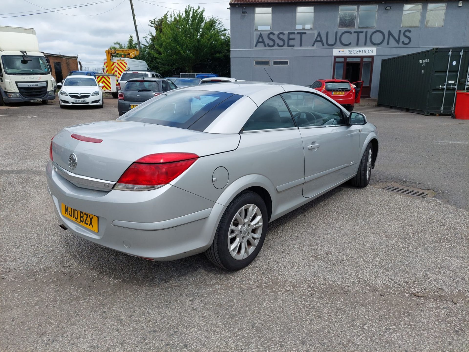 2010 VAUXHALL ASTRA TWIN PORT SPORT SILVER CONVERTIBLE *NO VAT* - Image 7 of 26