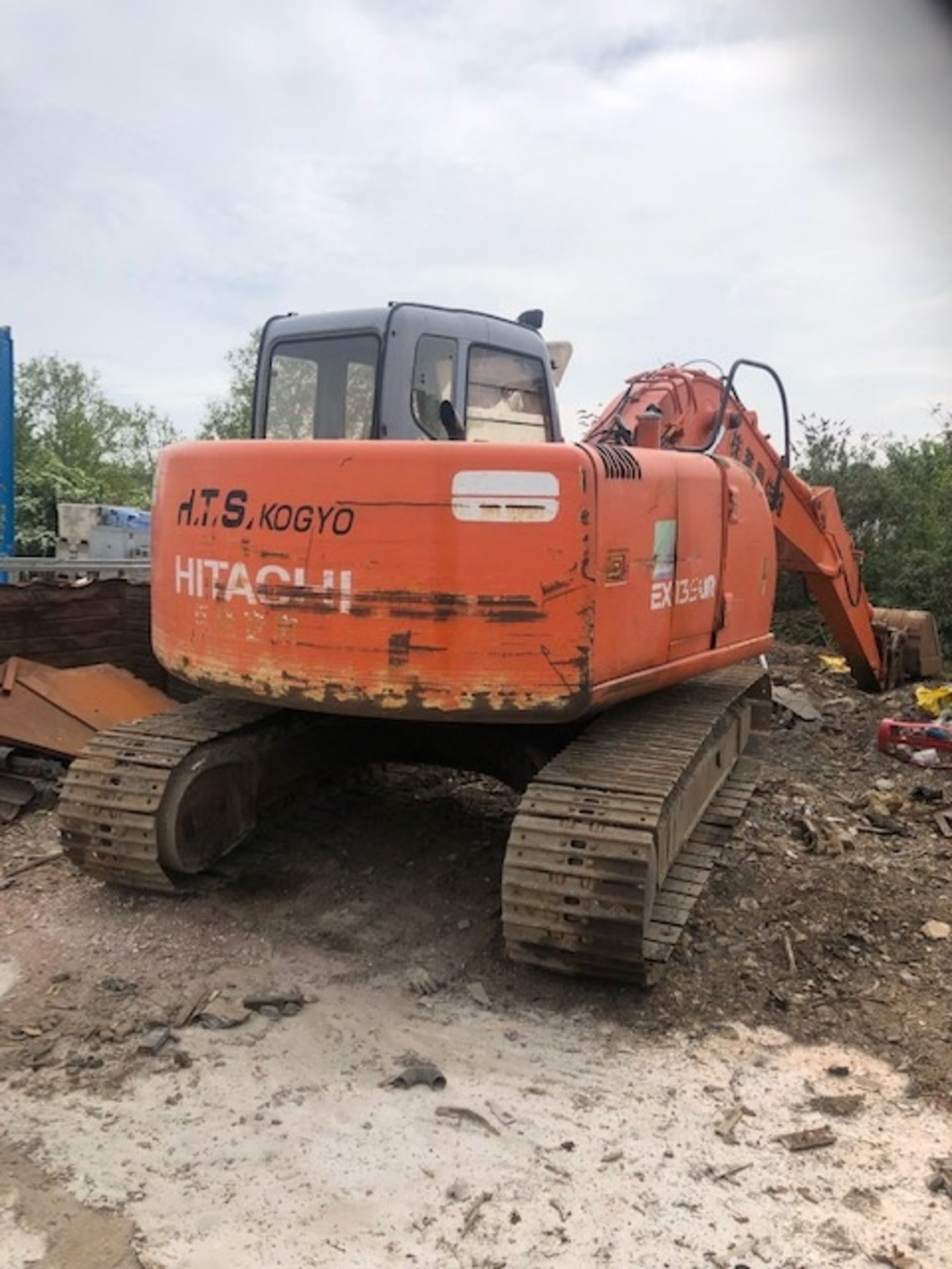 HITACHI EX135 13 TON TRACKED DIGGER / EXCAVATOR, RUNS WORKS AND DIGS, 1 BUCKET SUPPLIED *PLUS VAT* - Image 5 of 10