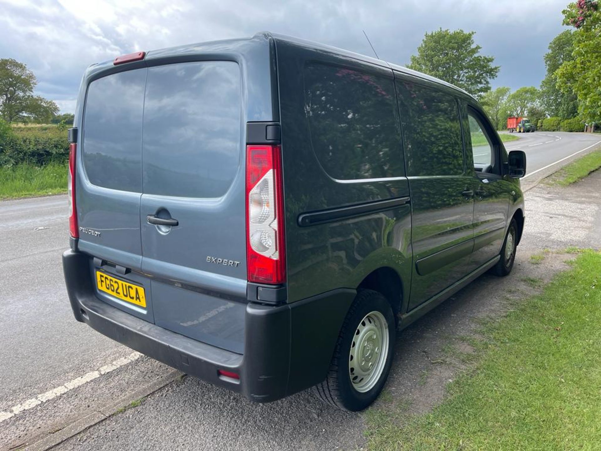 2012/62 PEUGEOT EXPERT 1200 L1H1 HDI GREY PANEL VAN, 2.0 DIESEL, 128,420 MILES *NO VAT* - Image 6 of 23