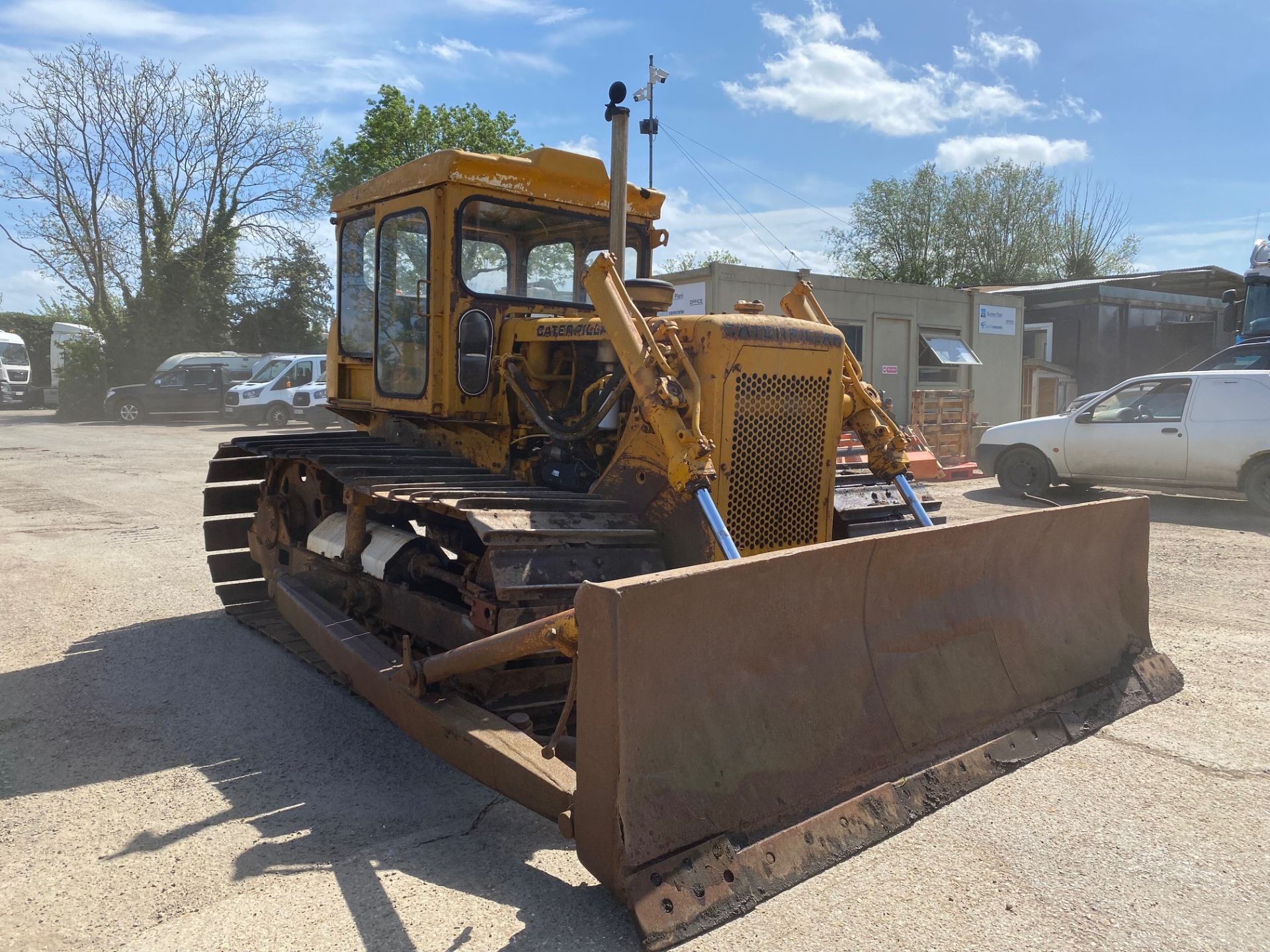 1974 CAT D4D dozer, bog master lgp tracks, good chains, engine has just been serviced *PLUS VAT*