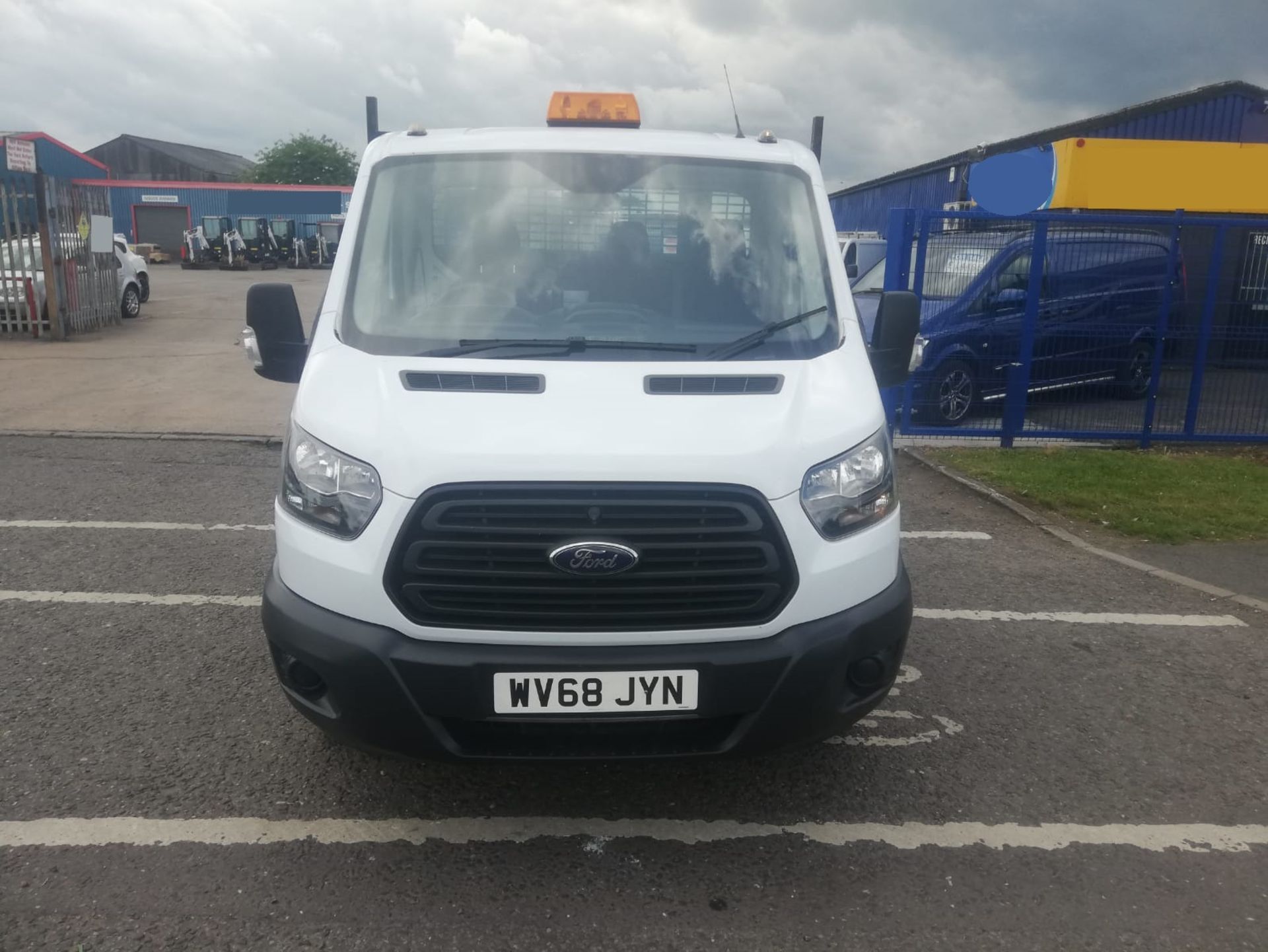 2018/68 FORD TRANSIT 350 WHITE TIPPER, EURO 6, STEEL TIPPING BODY, 2 KEYS *PLUS VAT* - Image 2 of 11