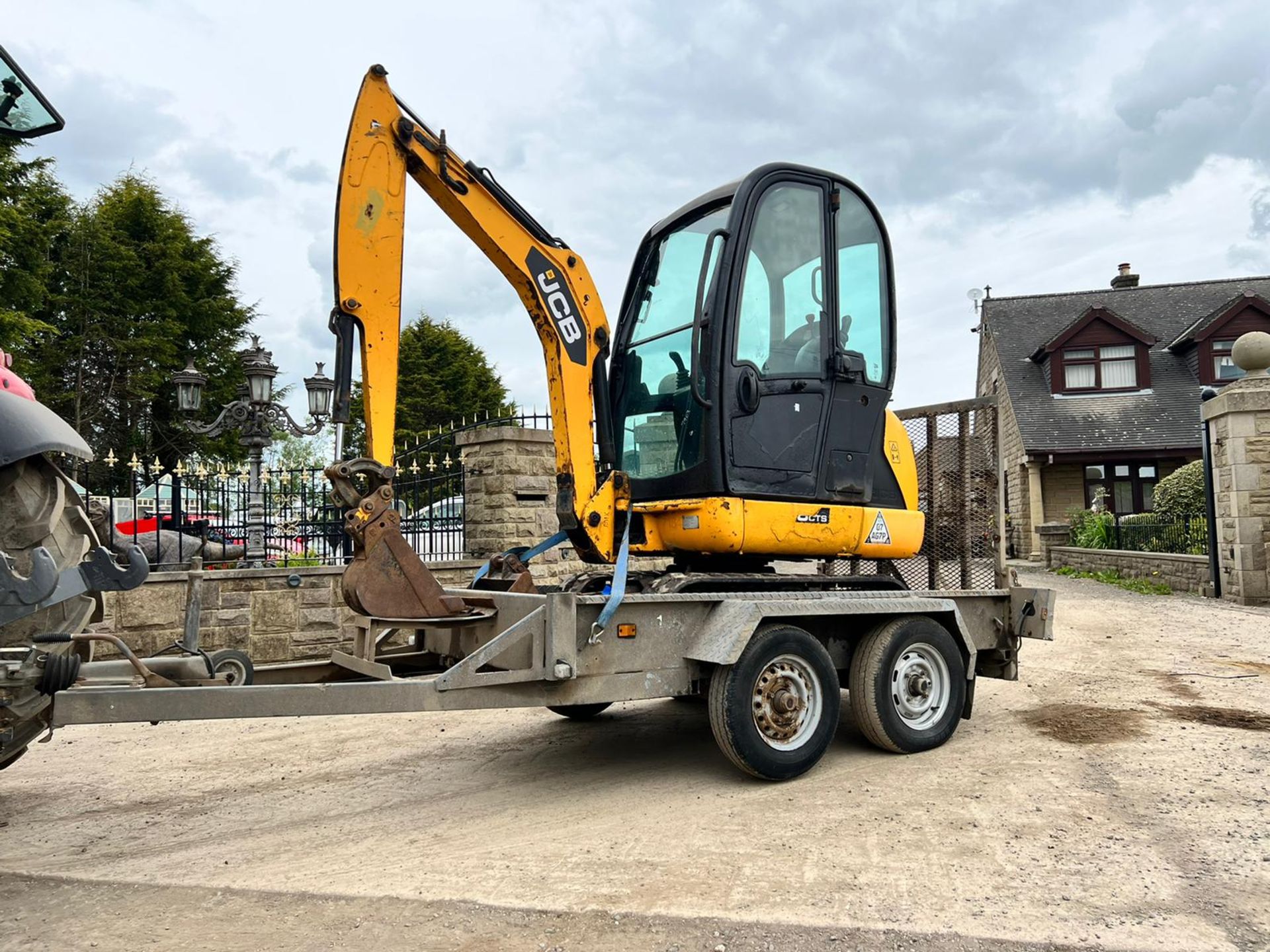 2013 JCB 8018 1.8 Ton Mini Digger With Indespension 2.7 Ton Plant Trailer Runs Drives "PLUS VAT"