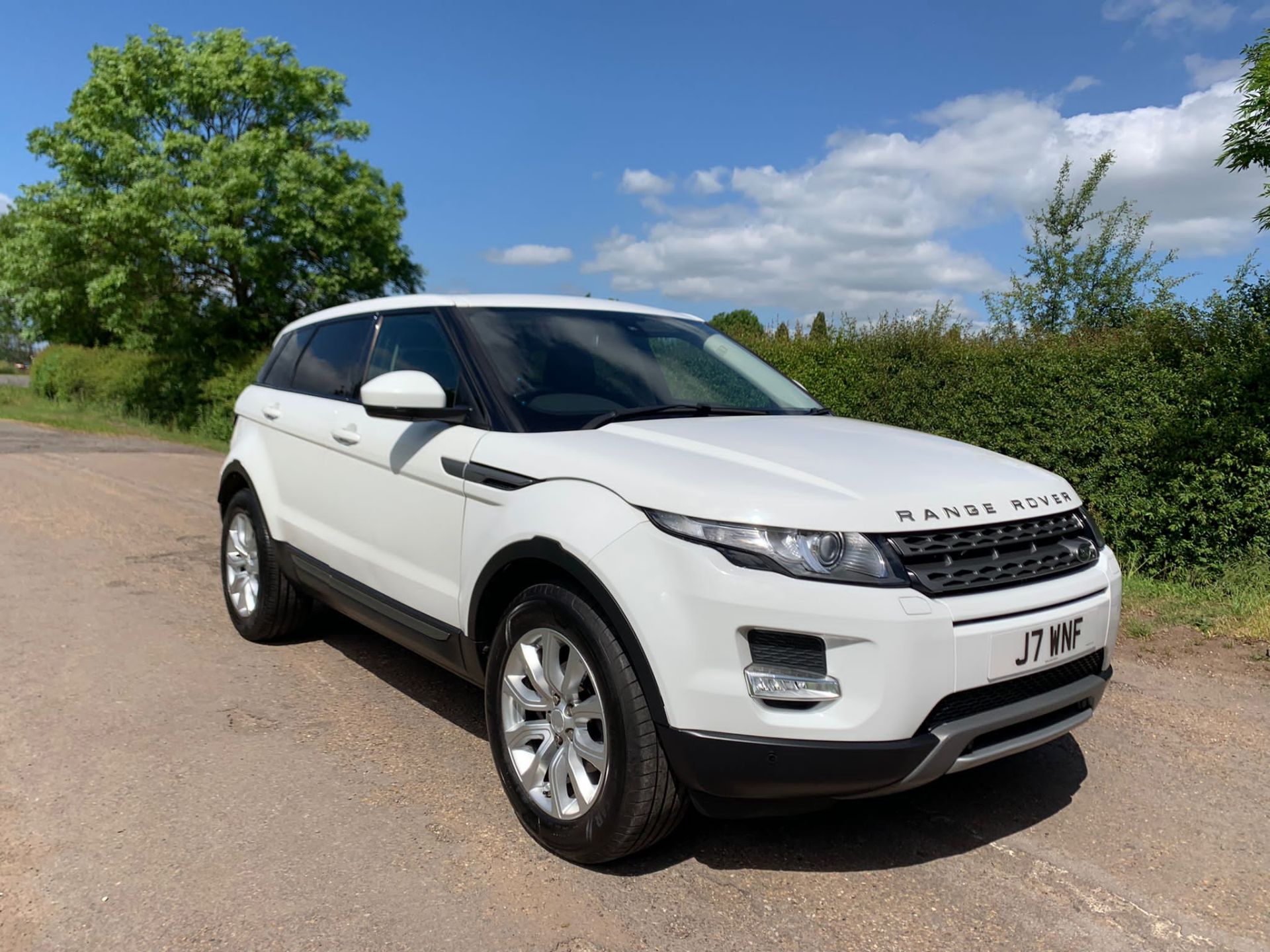 2015 LAND ROVER RANGE ROVER EVOQUE PURE T SD4 AUTO WHITE ESTATE, 104,856 MILES *NO VAT*