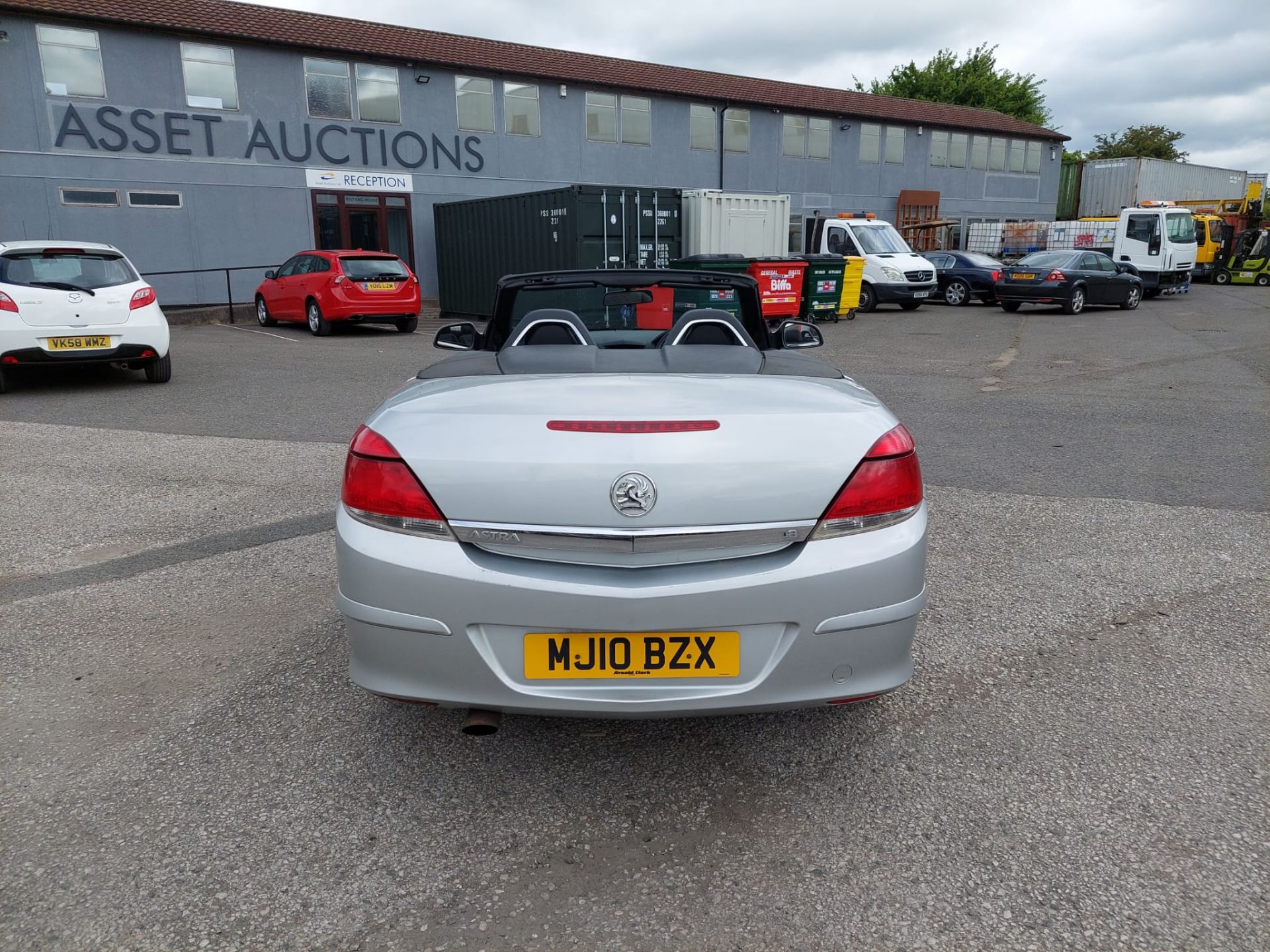 2010 VAUXHALL ASTRA TWIN PORT SPORT SILVER CONVERTIBLE *NO VAT* - Image 15 of 26