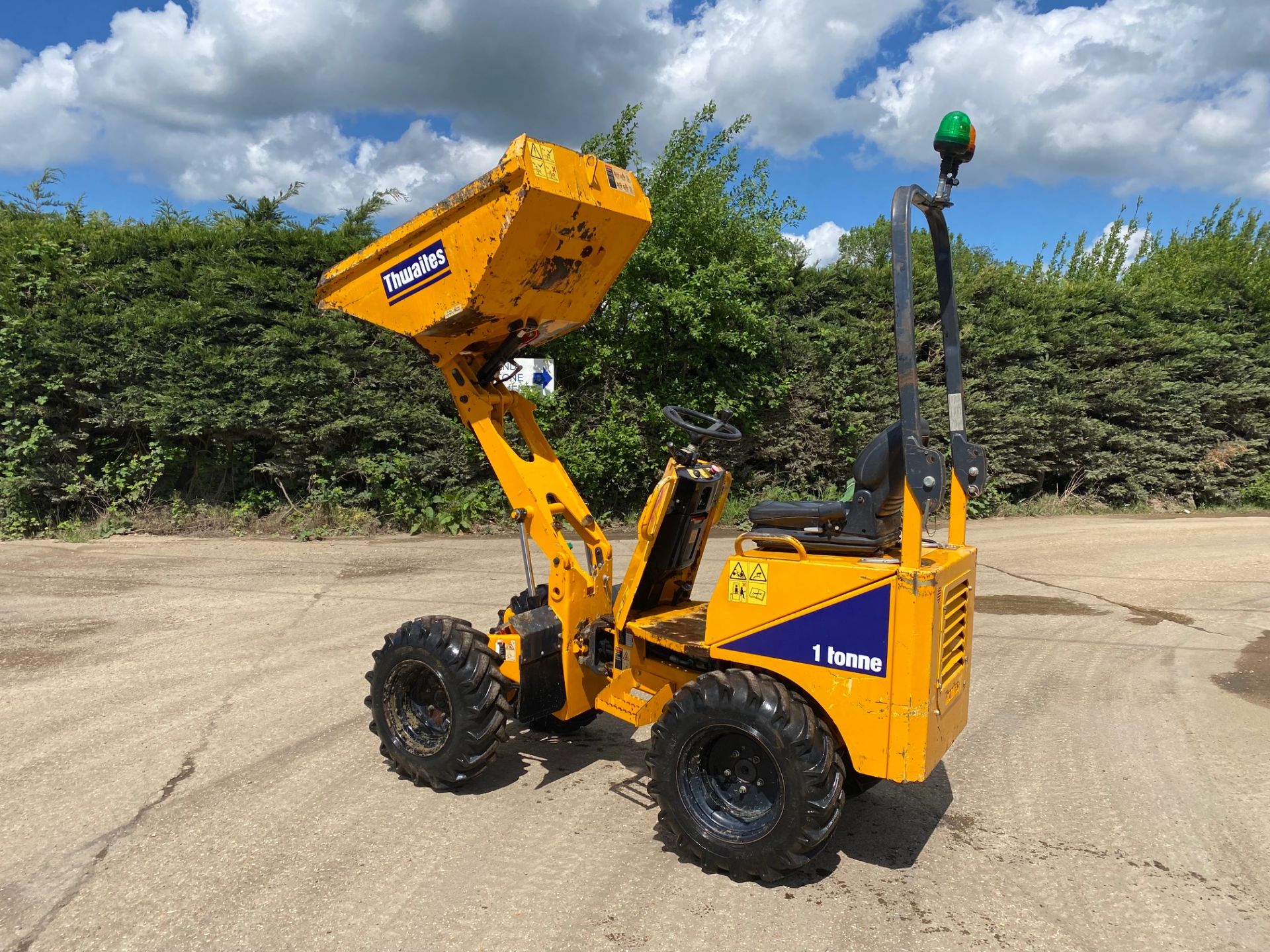 2015 Thwaites 1 ton high tip dumper, 1225 hours, in perfect working order ready to go "PLUS VAT" - Image 2 of 4