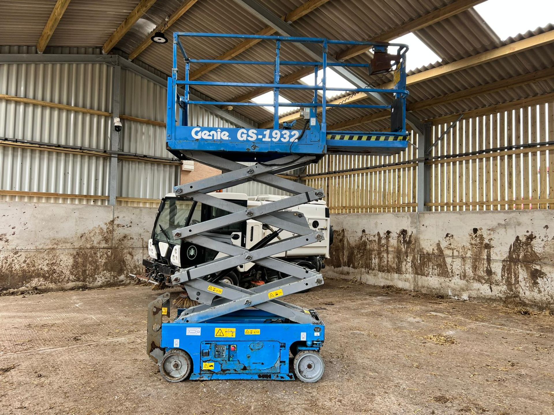 2014 Genie GS-1932 Electric Scissor Lift, Drives And Lifts "PLUS VAT" - Image 11 of 16