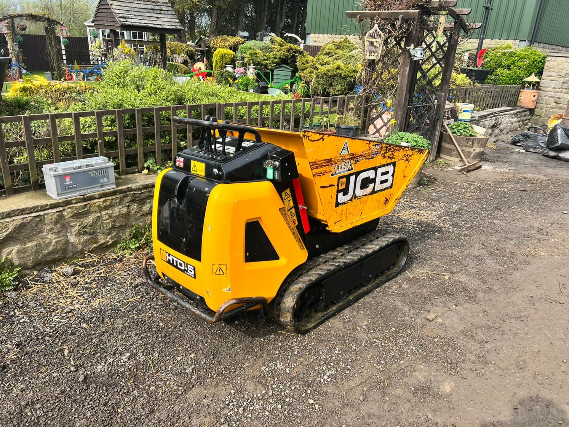 2019 JCB HTD-5 Diesel Tracked Dumper, Runs Drives And Tips *PLUS VAT* - Image 6 of 14