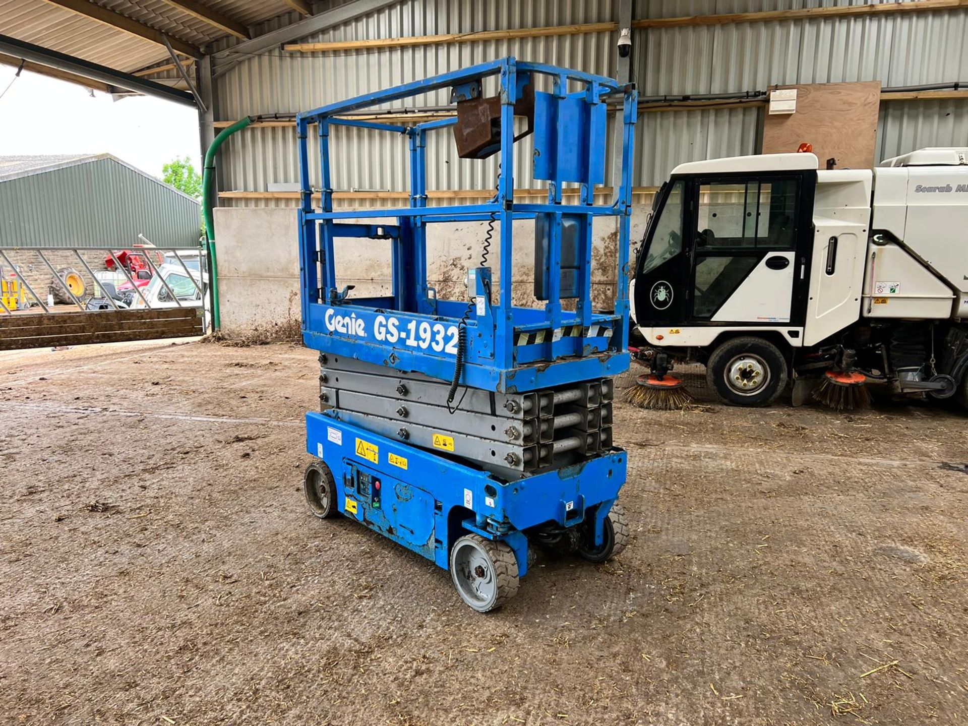 2014 Genie GS-1932 Electric Scissor Lift, Drives And Lifts "PLUS VAT" - Image 5 of 16