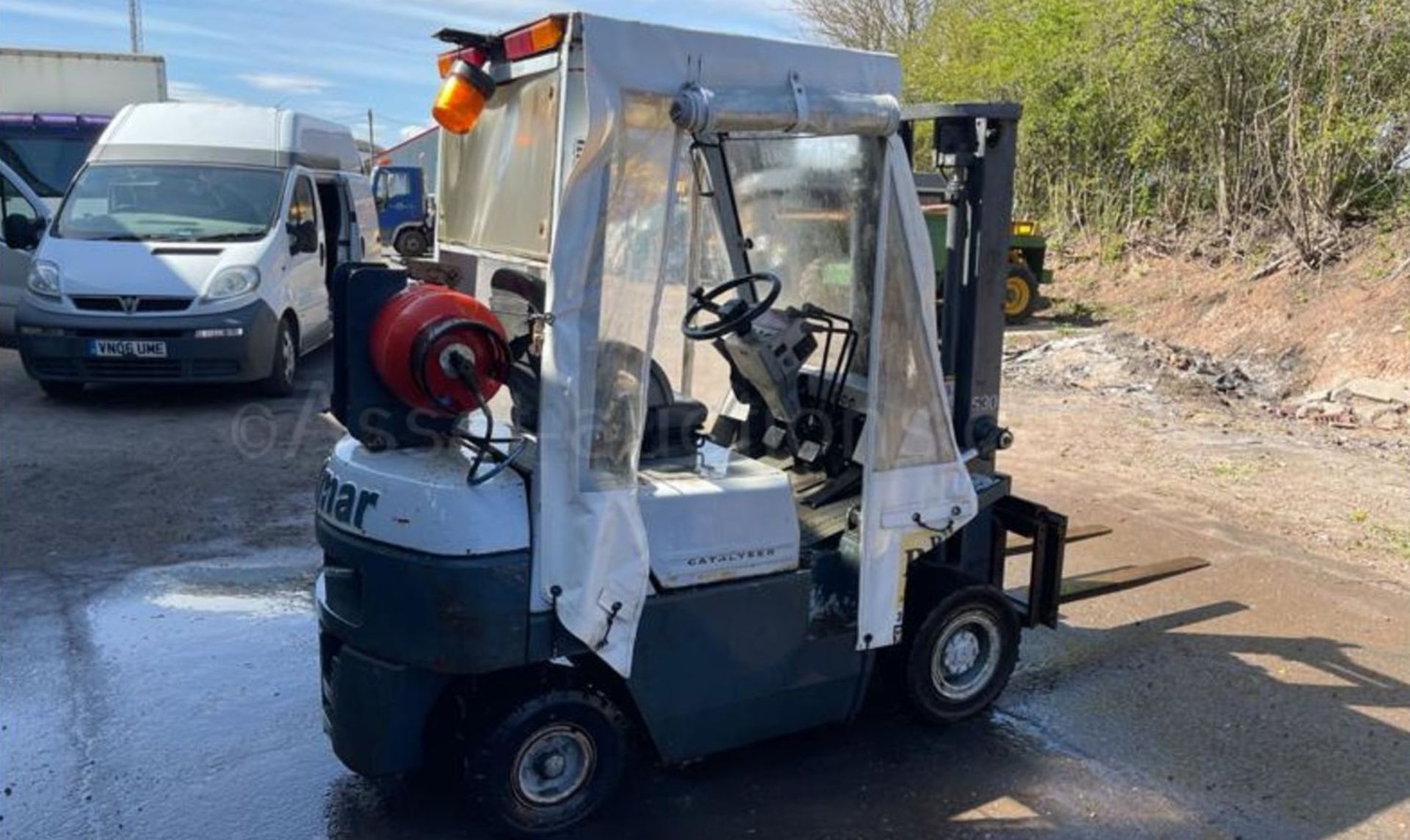 KALMAR 1.6T GAS CONTAINER SPEC FORKLIFT, STARTS DRIVES AND LIFTS TO 3.3M *PLUS VAT* - Image 9 of 15