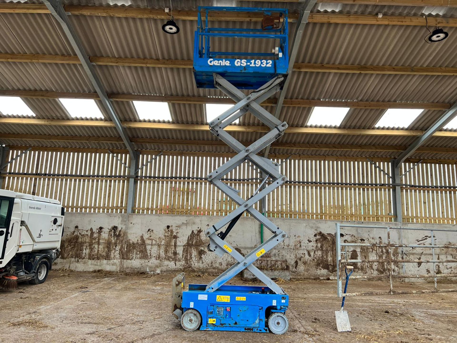 2014 Genie GS-1932 Electric Scissor Lift, Drives And Lifts "PLUS VAT" - Image 12 of 16