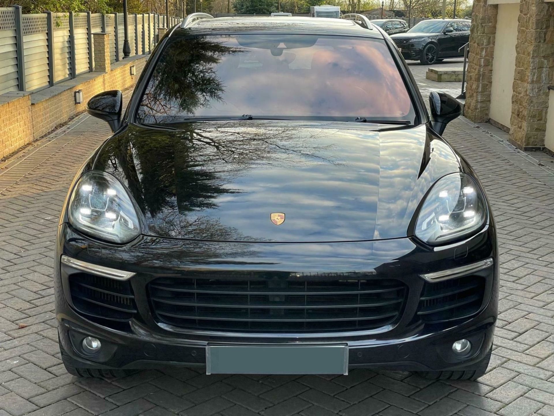 2016 Porsche Cayenne Diesel 5dr Tiptronic S ESTATE Diesel Automatic, 62K MILES *NO VAT* - Image 2 of 12