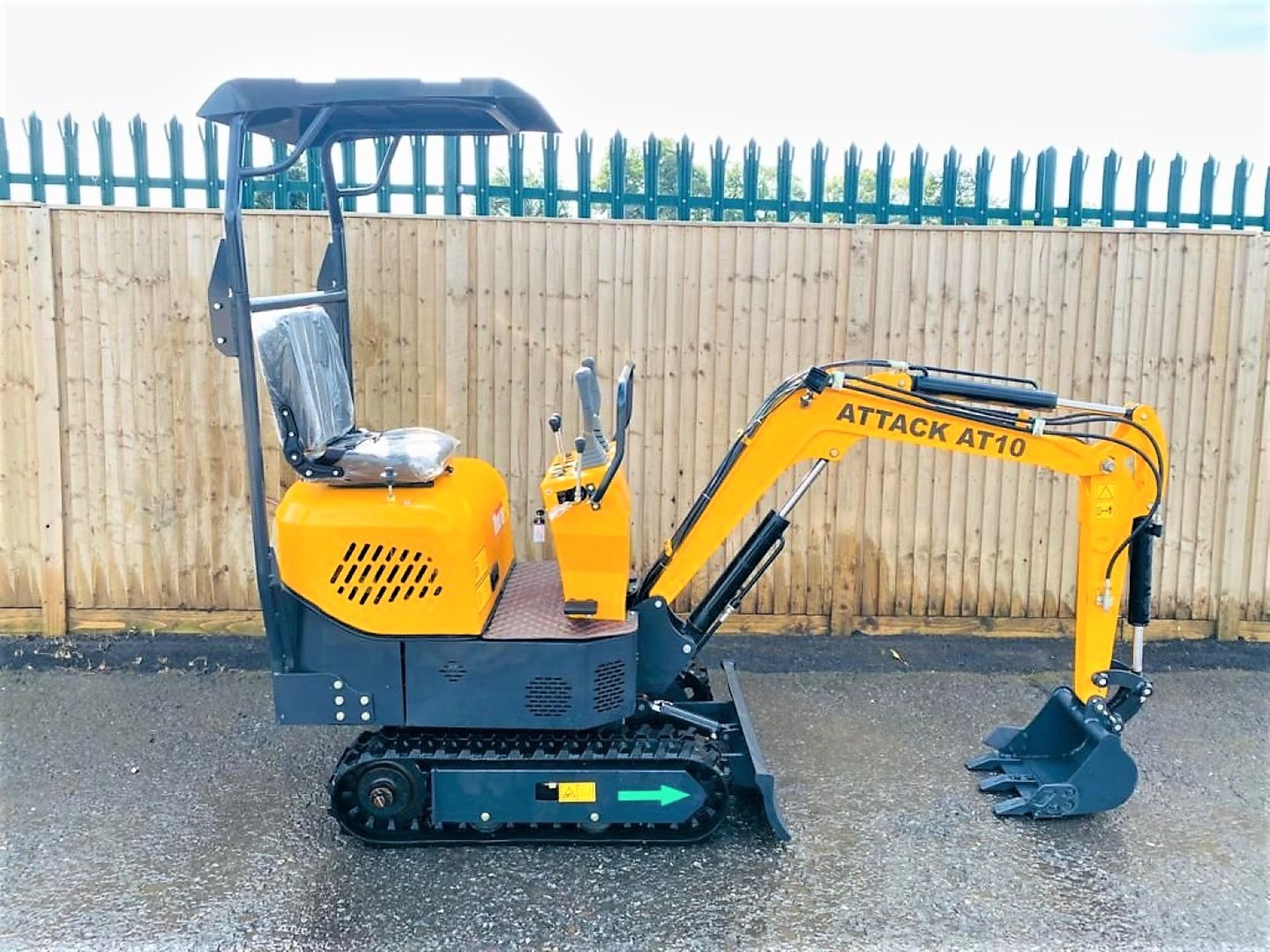 2021 UNUSED ATTACK AT10 MICRO / MINI DIGGER 360 1 TONNE, 180 DEGREE OFFSET, PIPED FOR BREAKER - Image 5 of 13