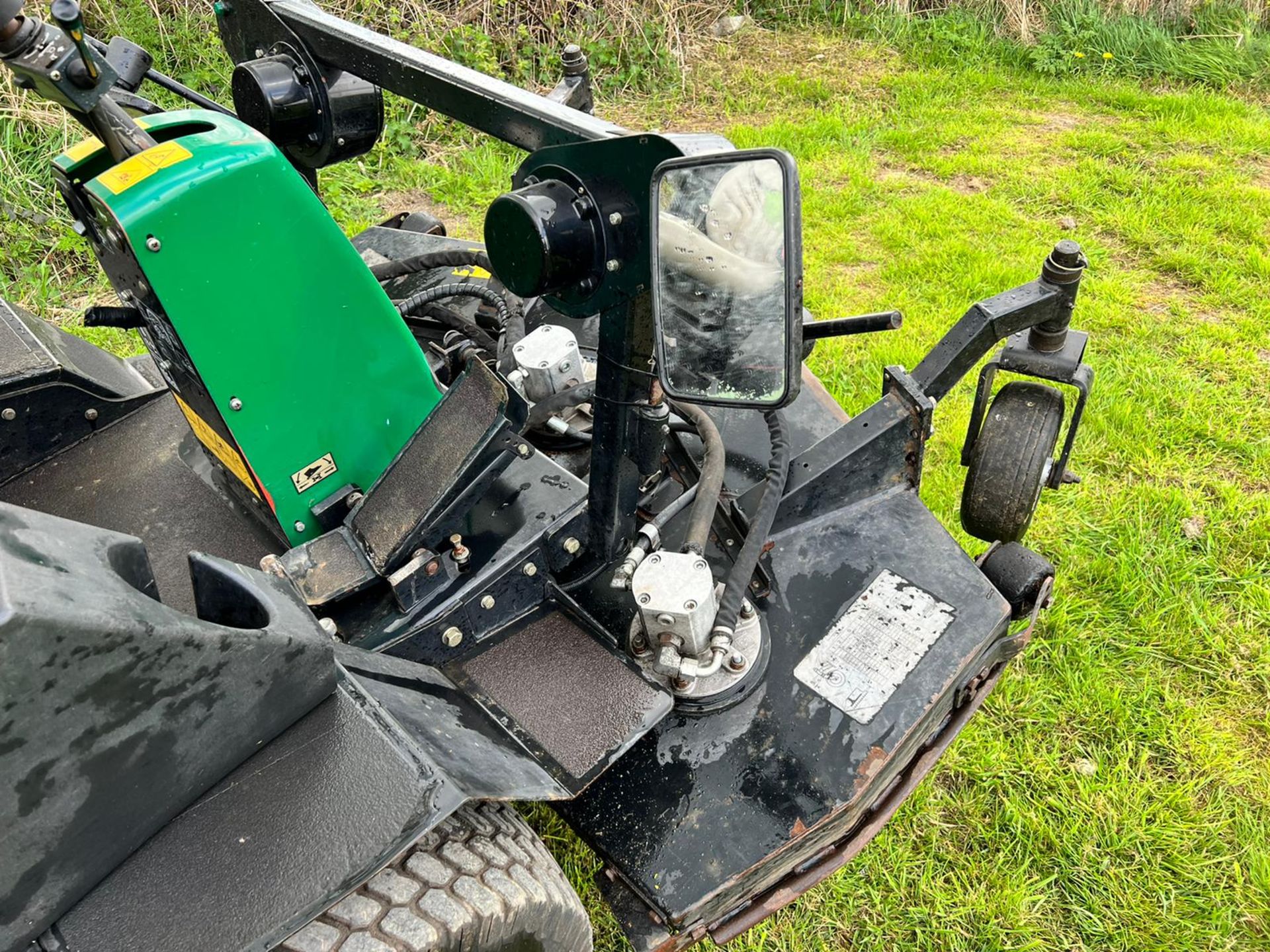 2008 Ransomes HR3300T 4WD Ride On Mower, Runs Drives And Cuts *PLUS VAT* - Image 8 of 12