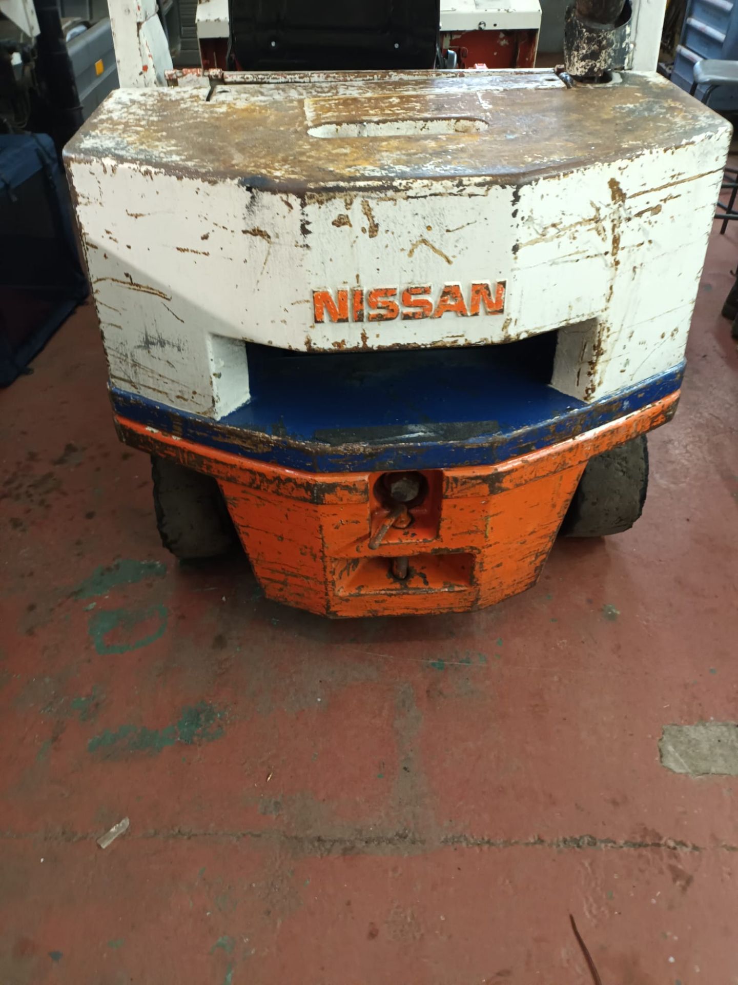 NISSAN 2.5 TON DIESEL FORKLIFT - WORKING AS IT SHOULD, IN DAILY USE *NO VAT* - Image 3 of 6