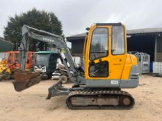 VOLVO 2.5 TON TRACKED DIGGER 2 SPEED TRACKING, RUNS DRIVES AND DIGS *PLUS VAT*