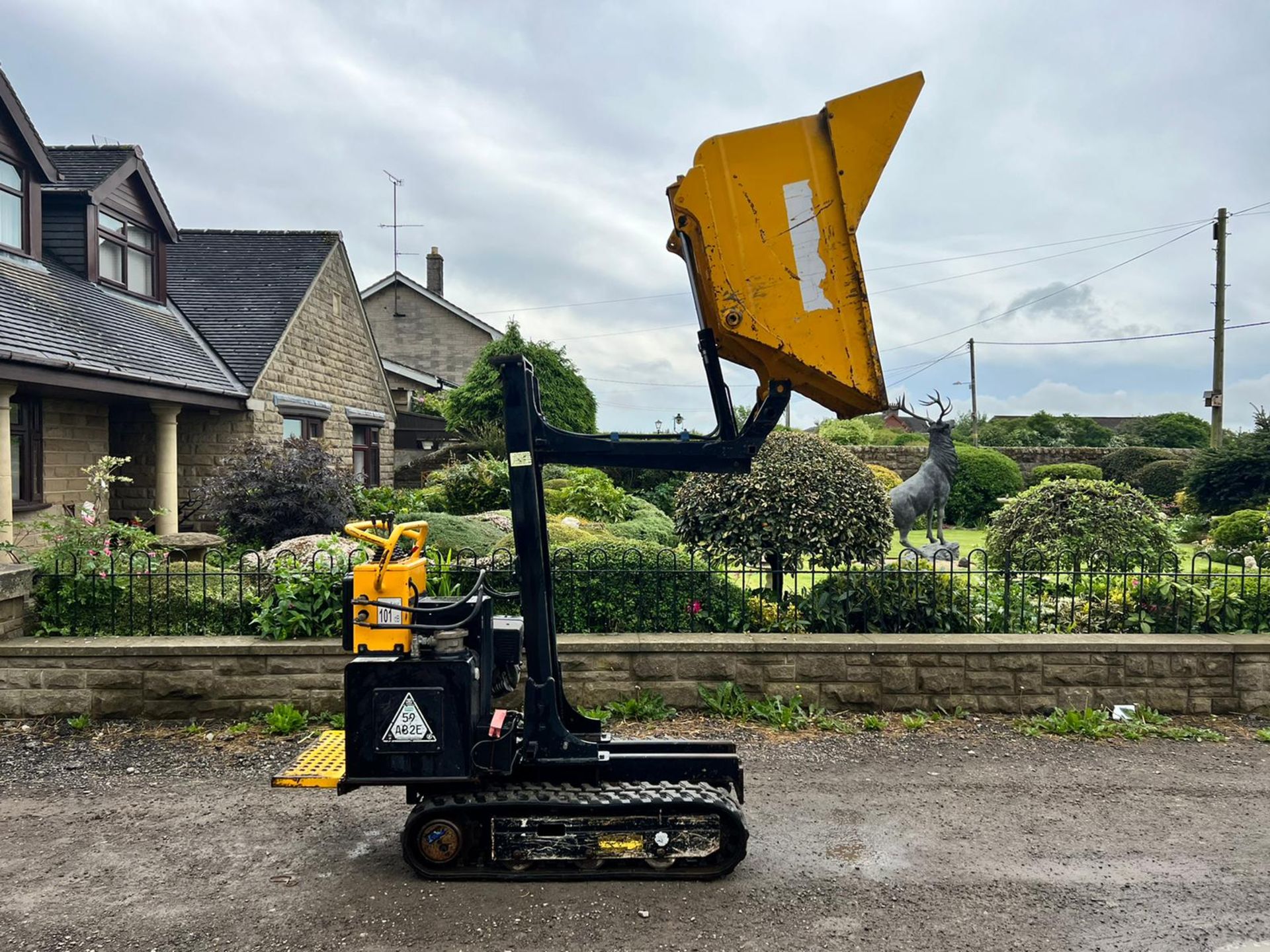 JCB Walk Behind Tracked Dumper, 2 SPEED TRACKING, ELECTRIC OR PULL START *PLUS VAT*