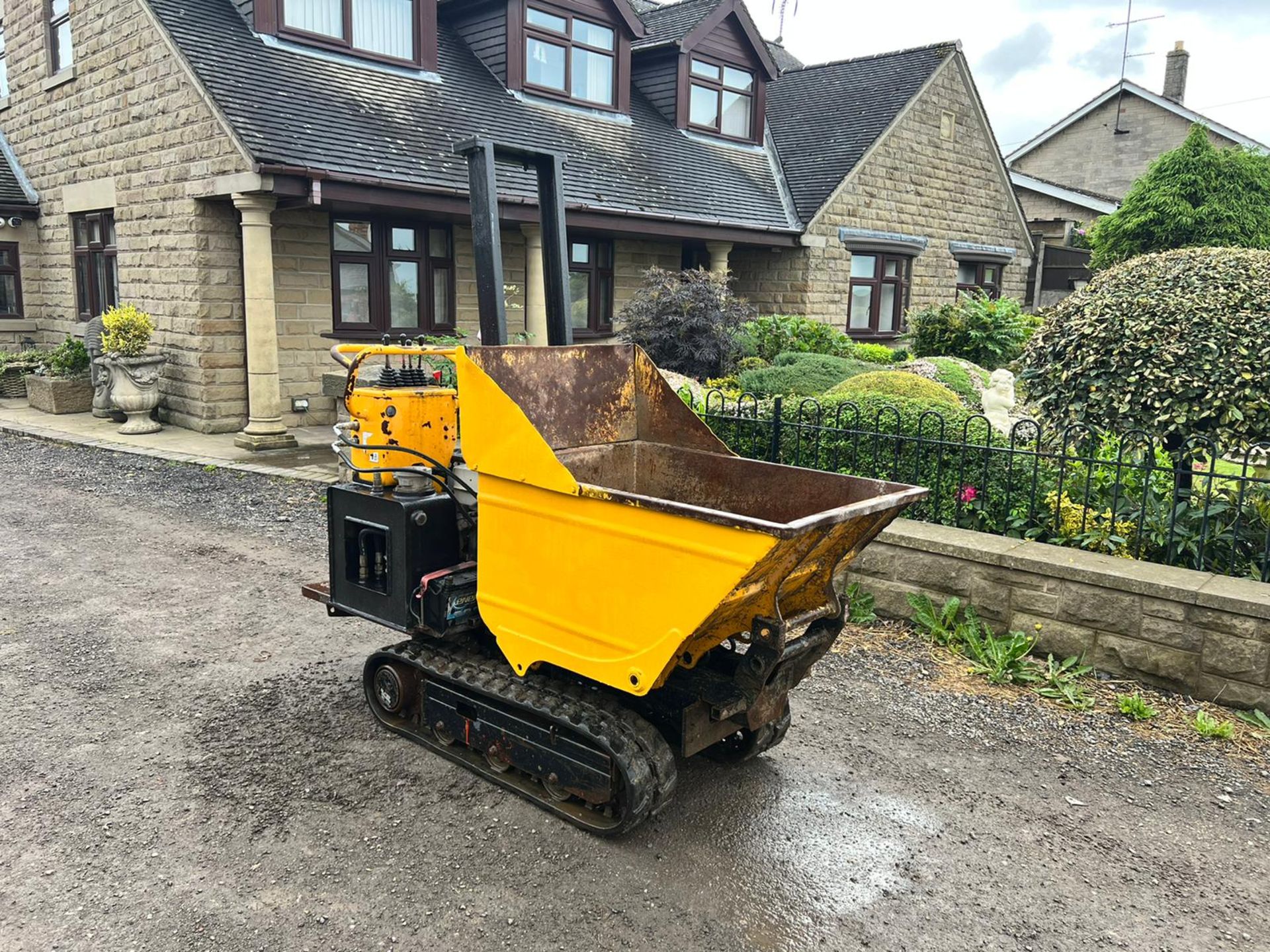 JCB Walk Behind Tracked Dumper, 2 SPEED TRACKING, ELECTRIC OR PULL START *PLUS VAT* - Image 13 of 19